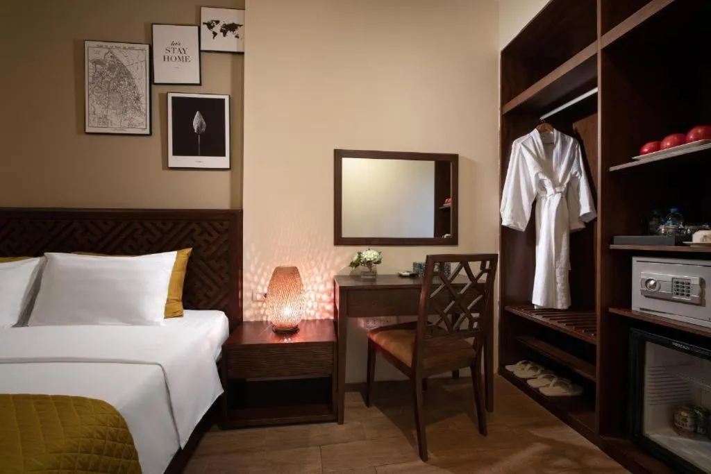 Seating area, Bed in Hanoi Lakeside Premium Hotel & Travel