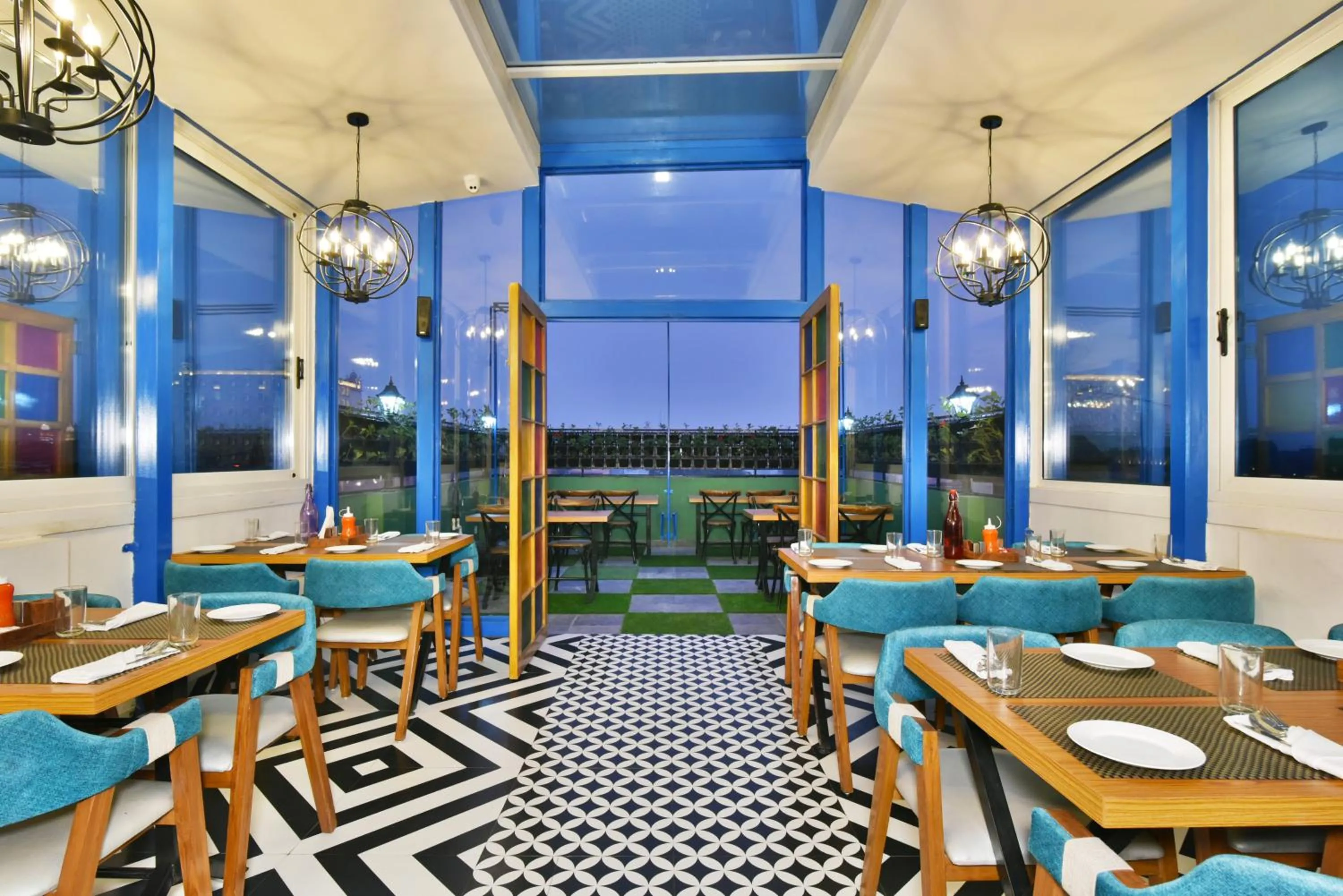 Restaurant/places to eat in Hotel Infa - 400m From Golden Temple