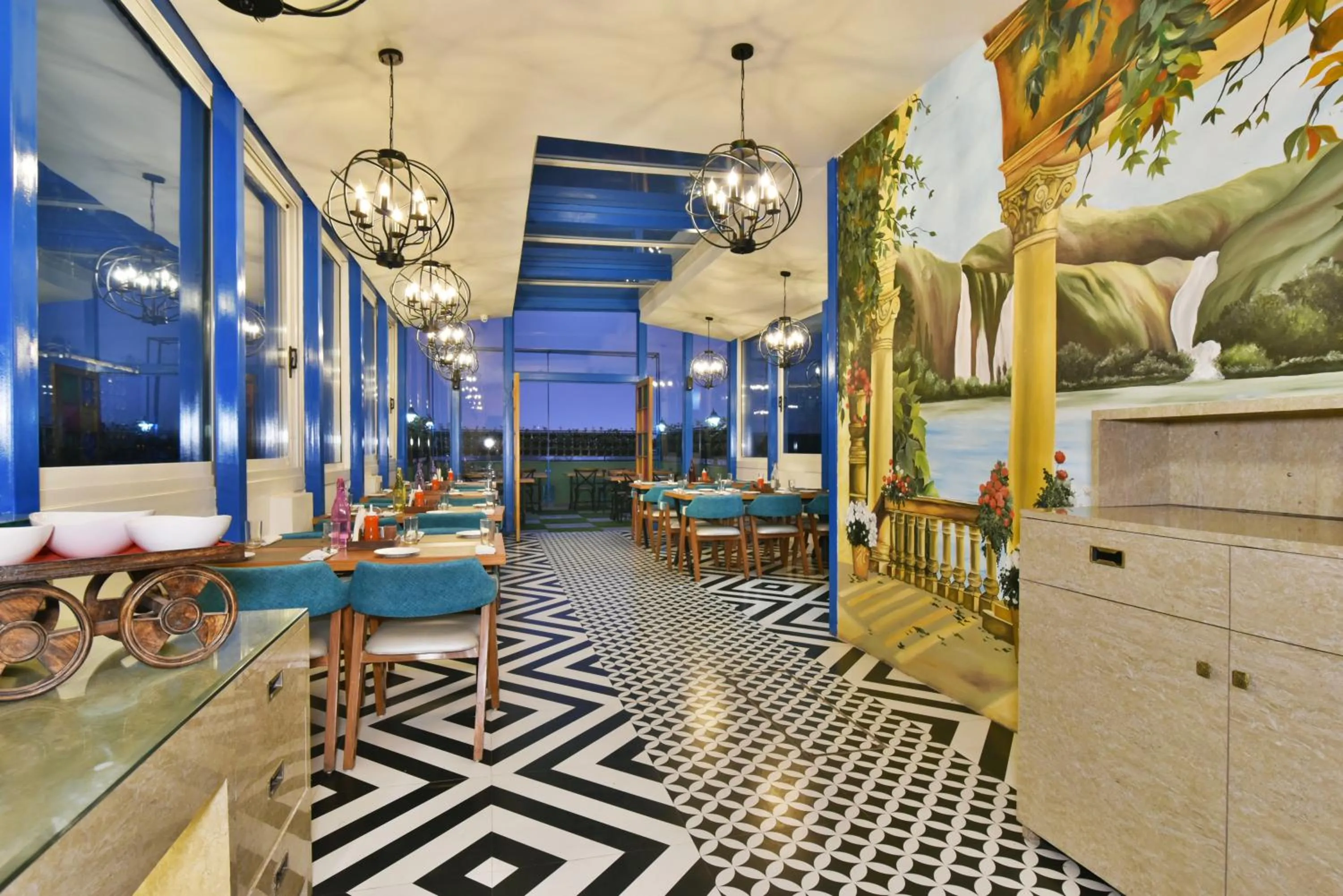 Lounge or bar in Hotel Infa - 400m From Golden Temple