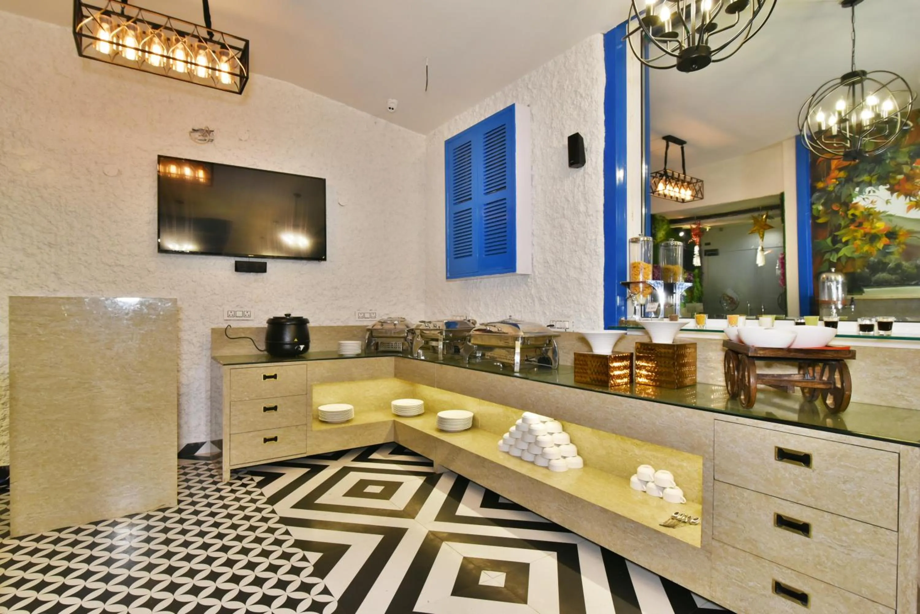 Restaurant/places to eat in Hotel Infa - 400m From Golden Temple