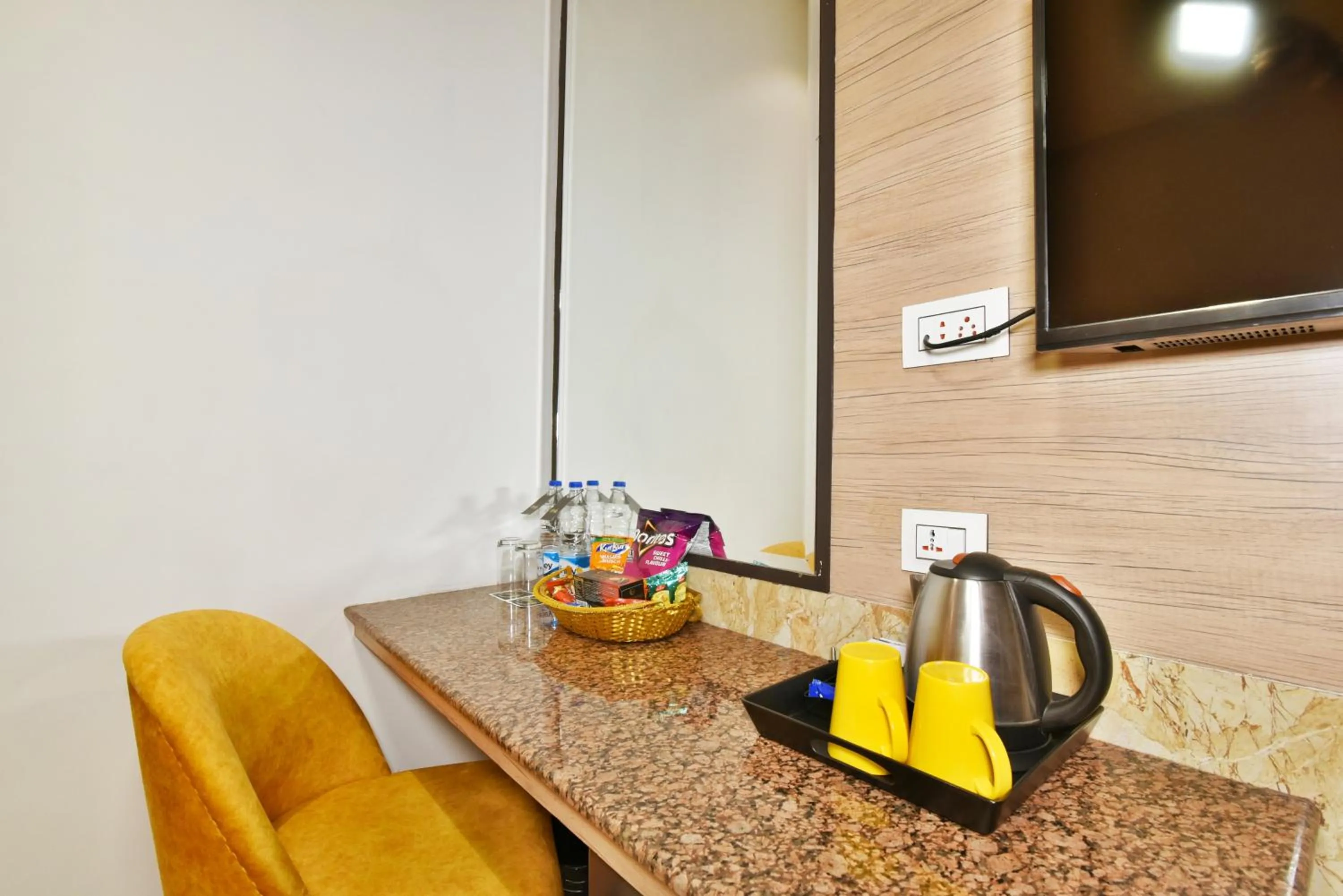 Coffee/tea facilities in Hotel Infa - 400m From Golden Temple