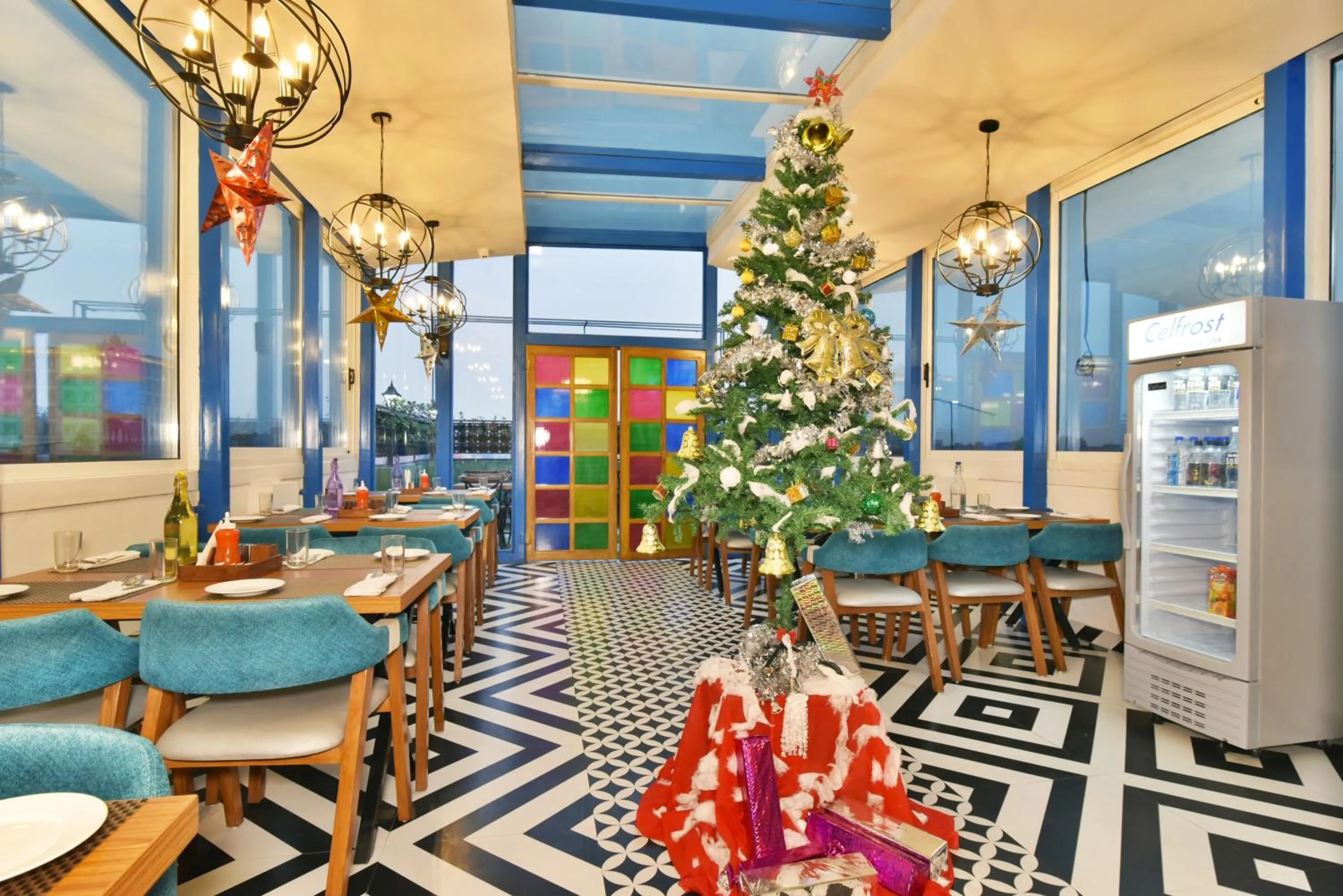 Restaurant/places to eat in Hotel Infa - 400m From Golden Temple