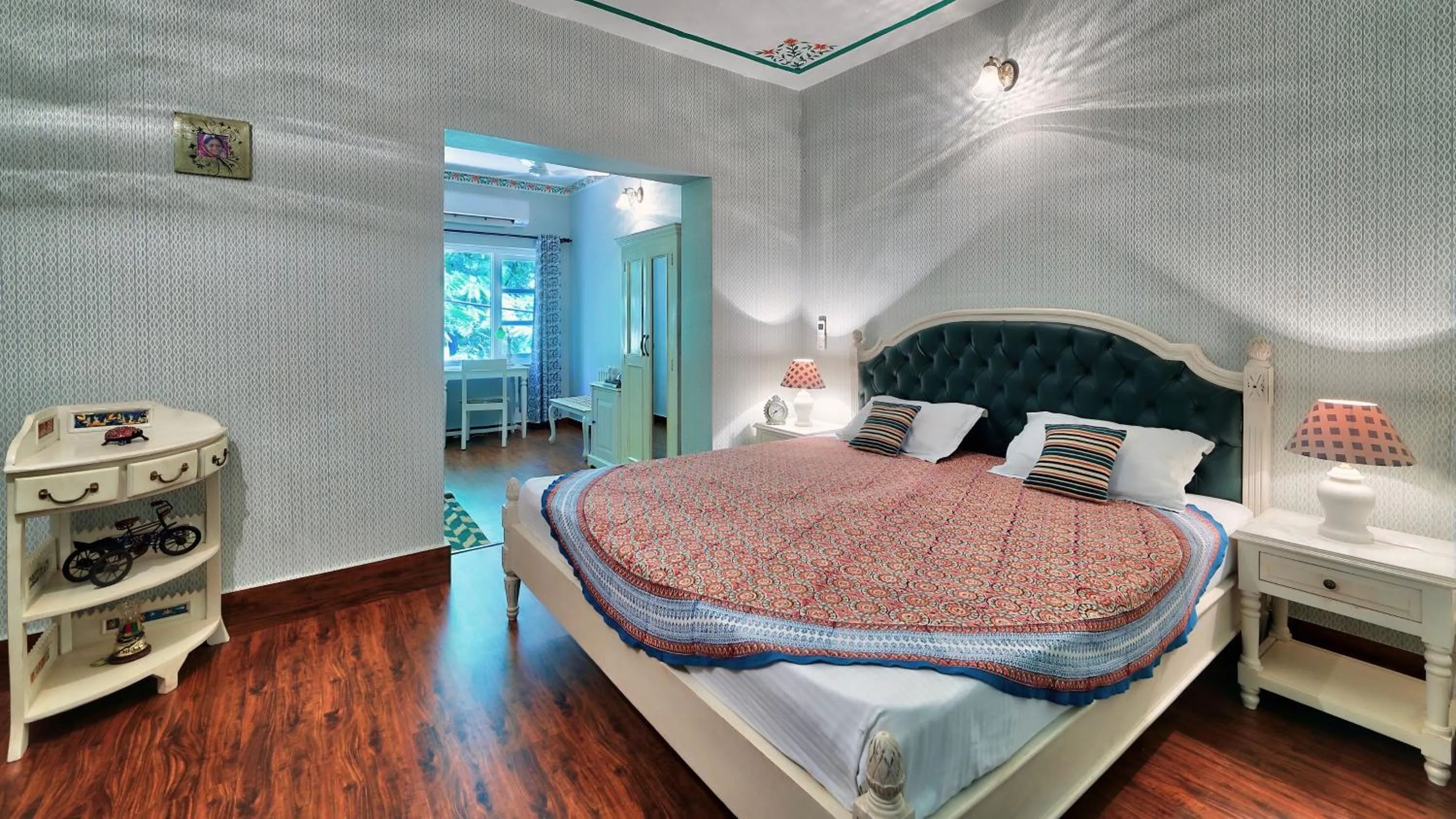 Bedroom, Bed in Ikaki Niwas - A Heritage Boutique Hotel