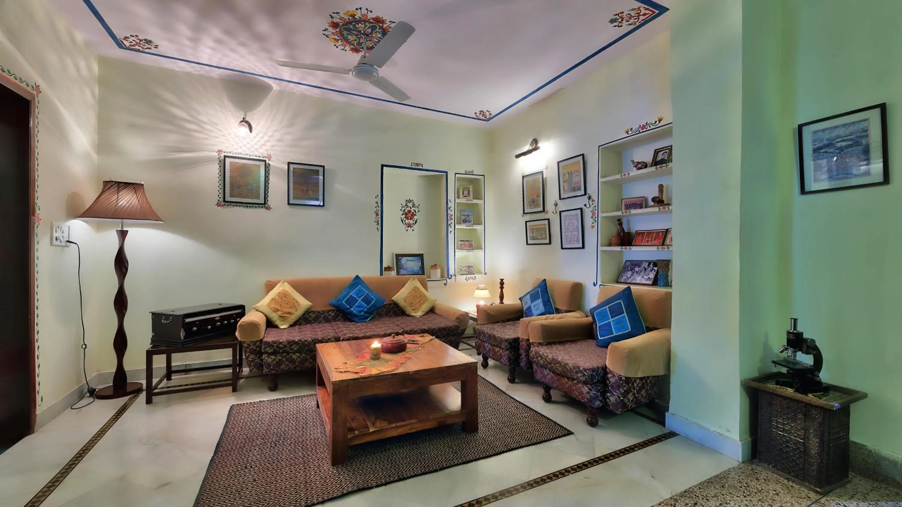 Lobby or reception in Ikaki Niwas - A Heritage Boutique Hotel