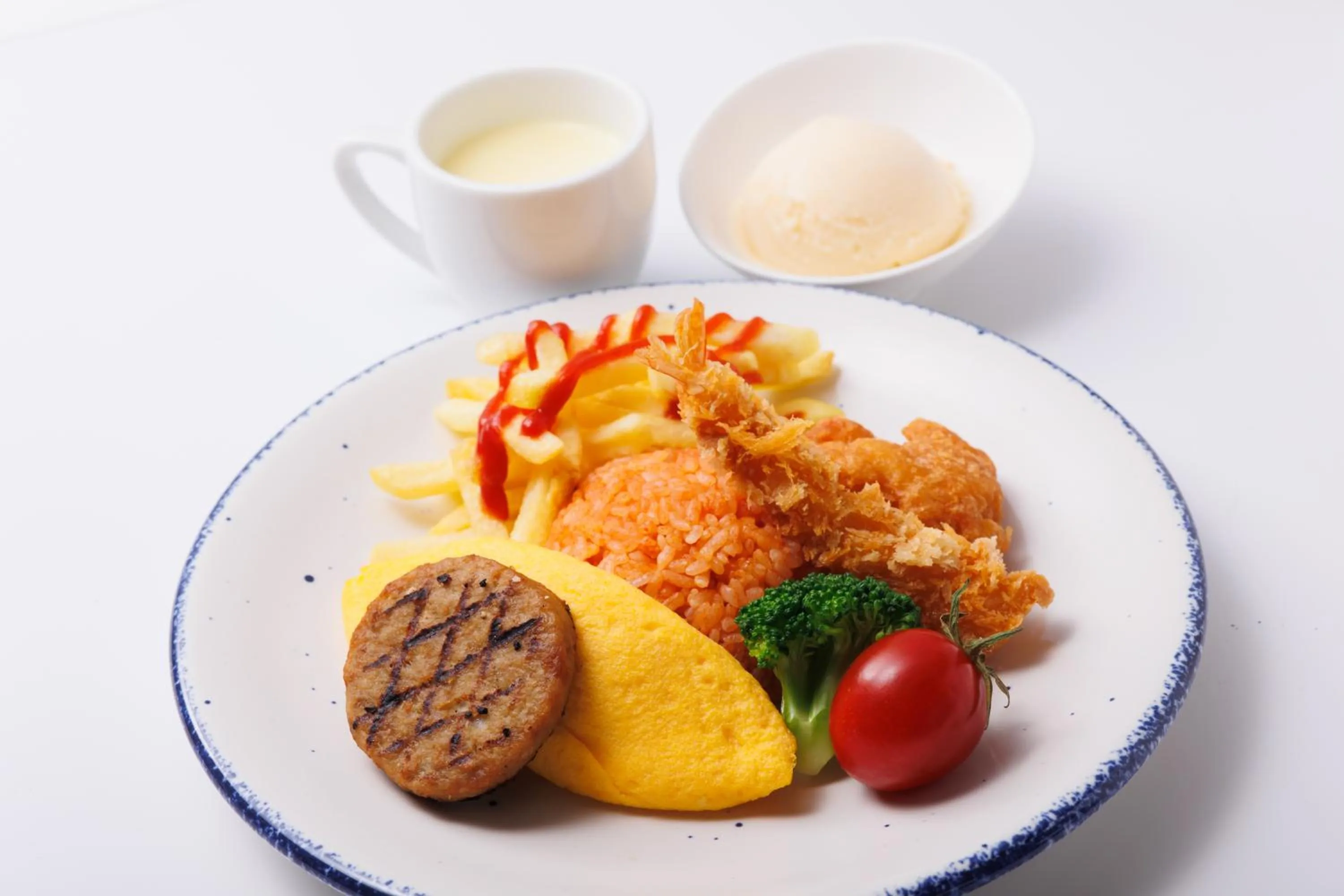 Food and drinks in Pricia Resort Yoron