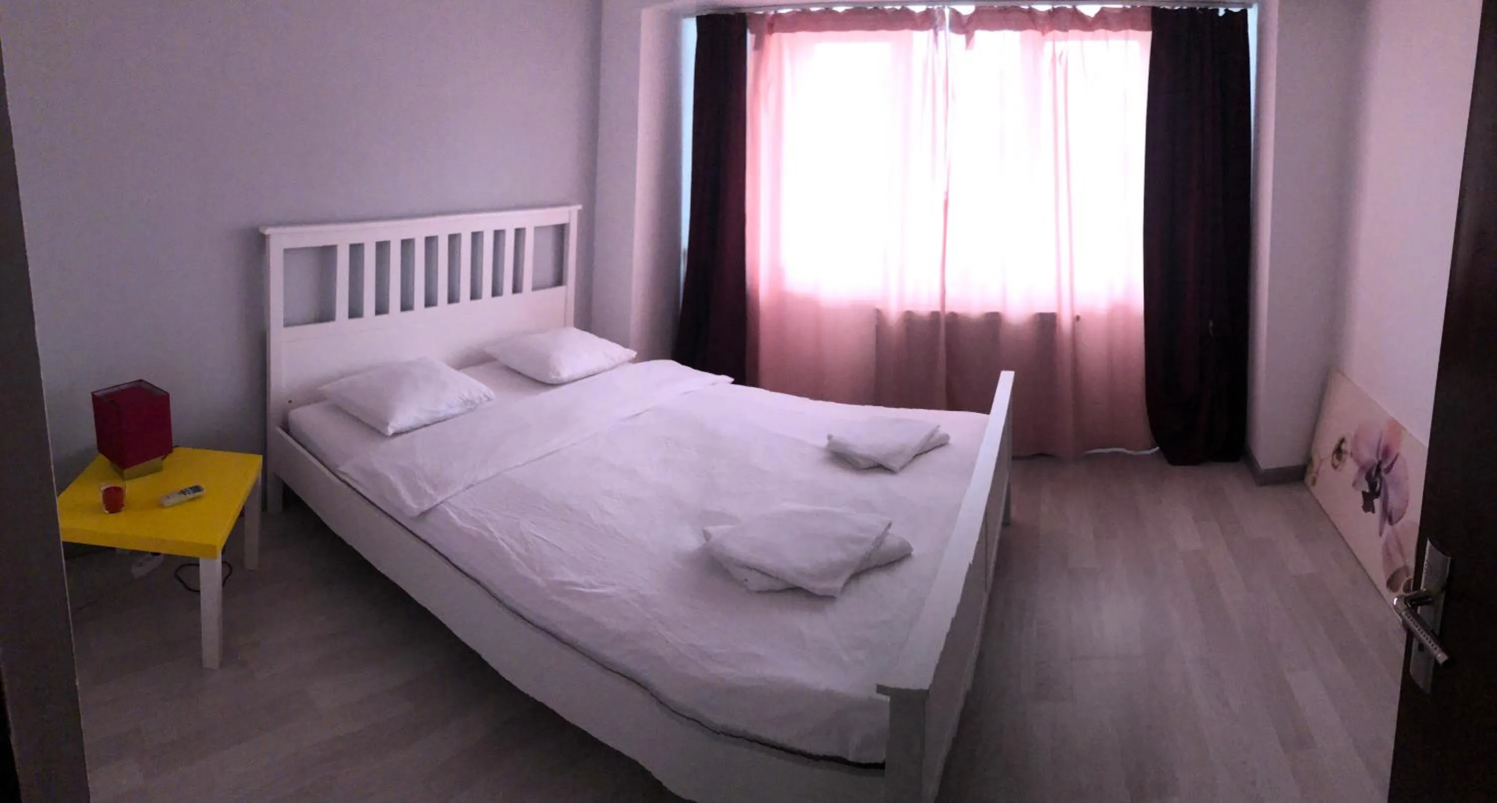 Bedroom, Bed in Green Apartment 63