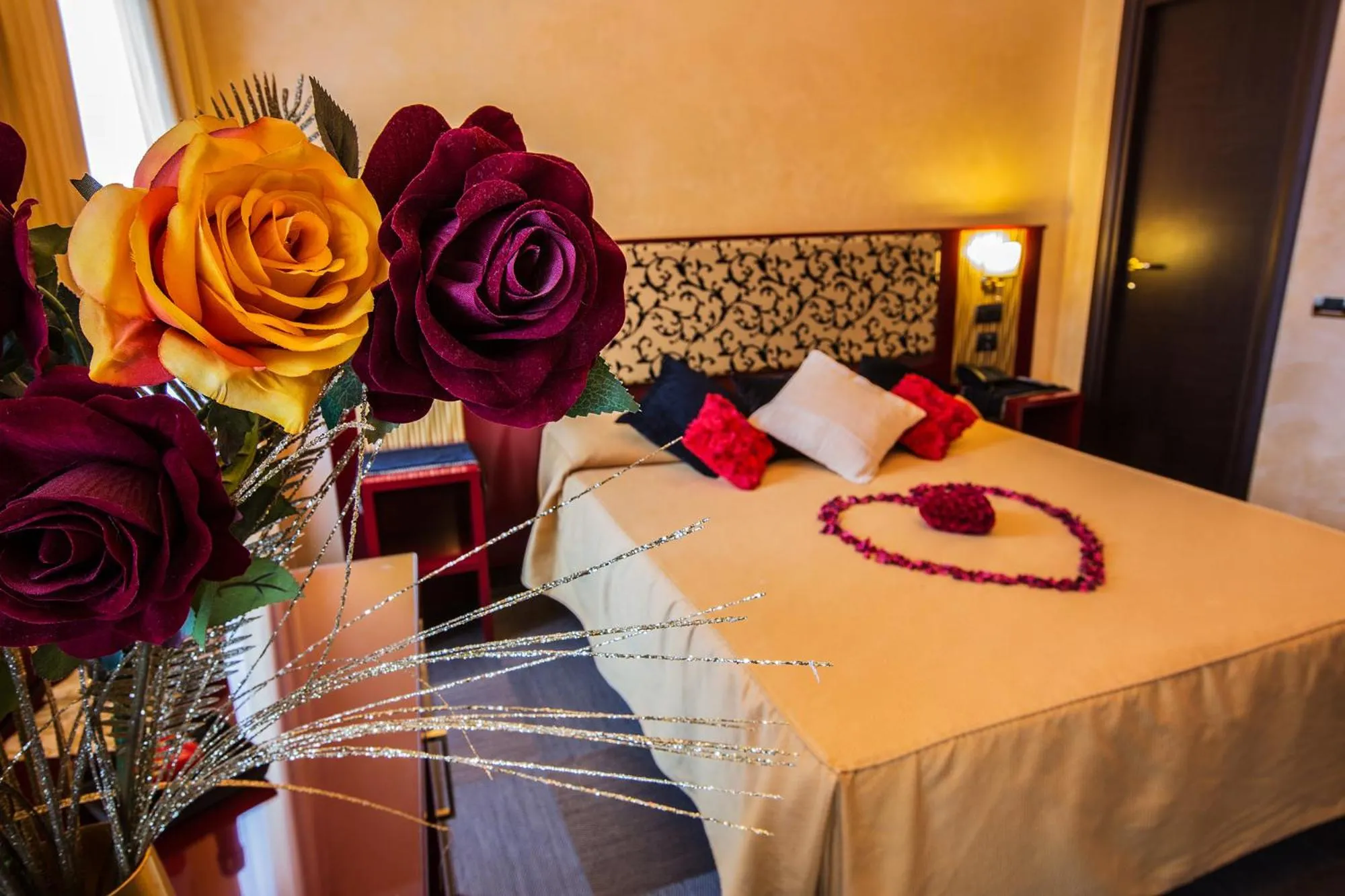 View (from property/room), Bed in Hotel Romano