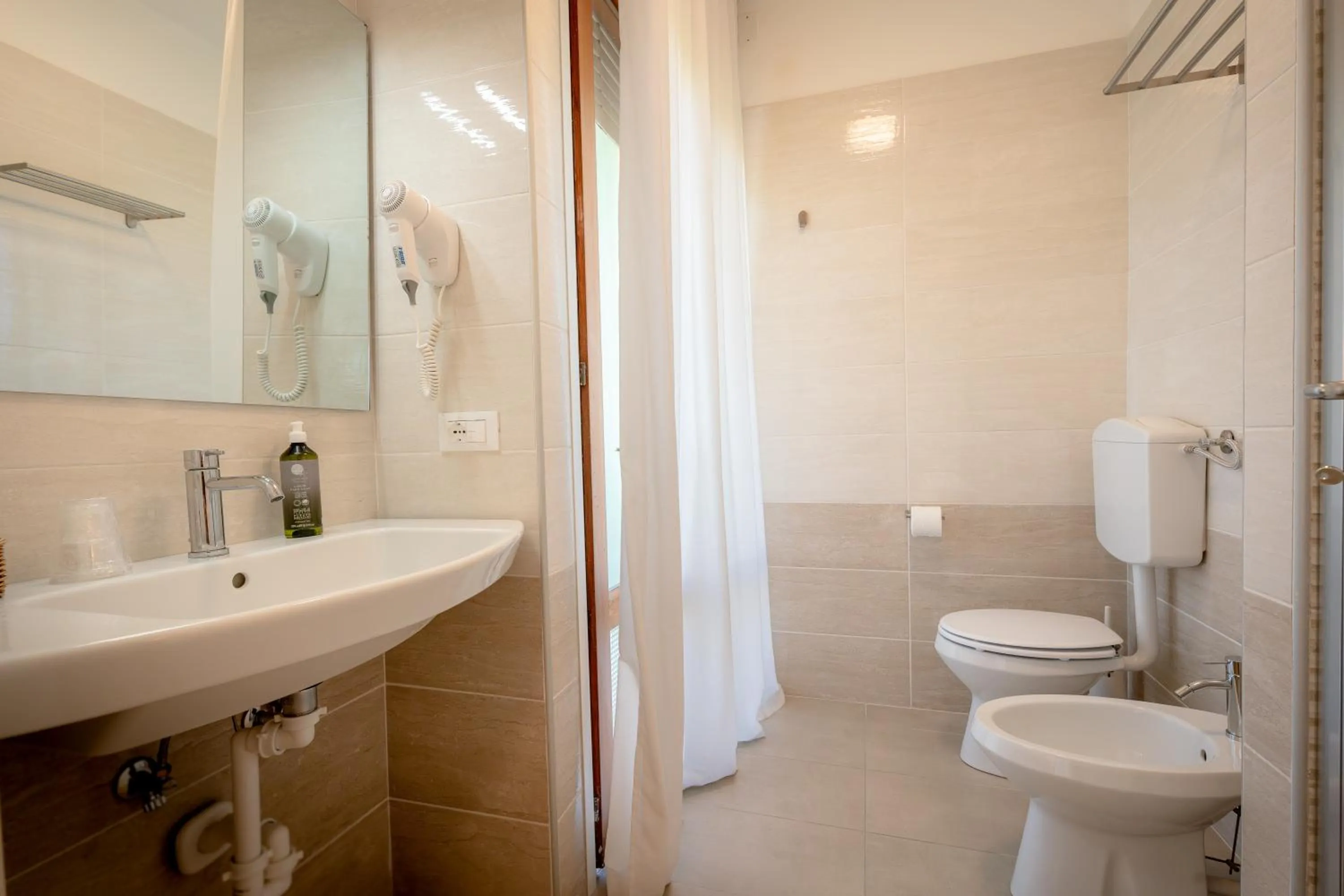 Toilet in Hotel Royal Garnì