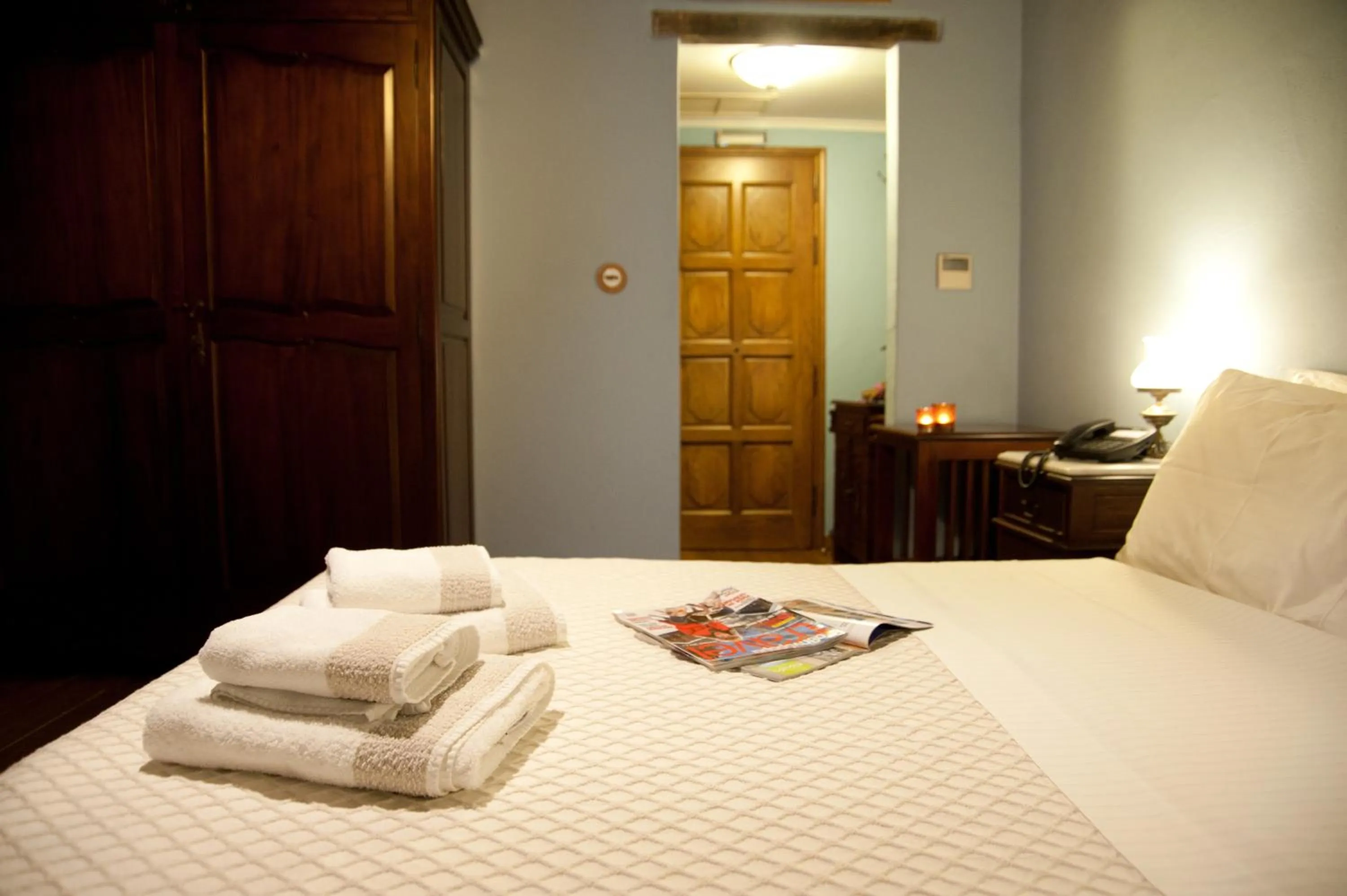 Photo of the whole room, Bed in Archontiko Hatzipanayioti