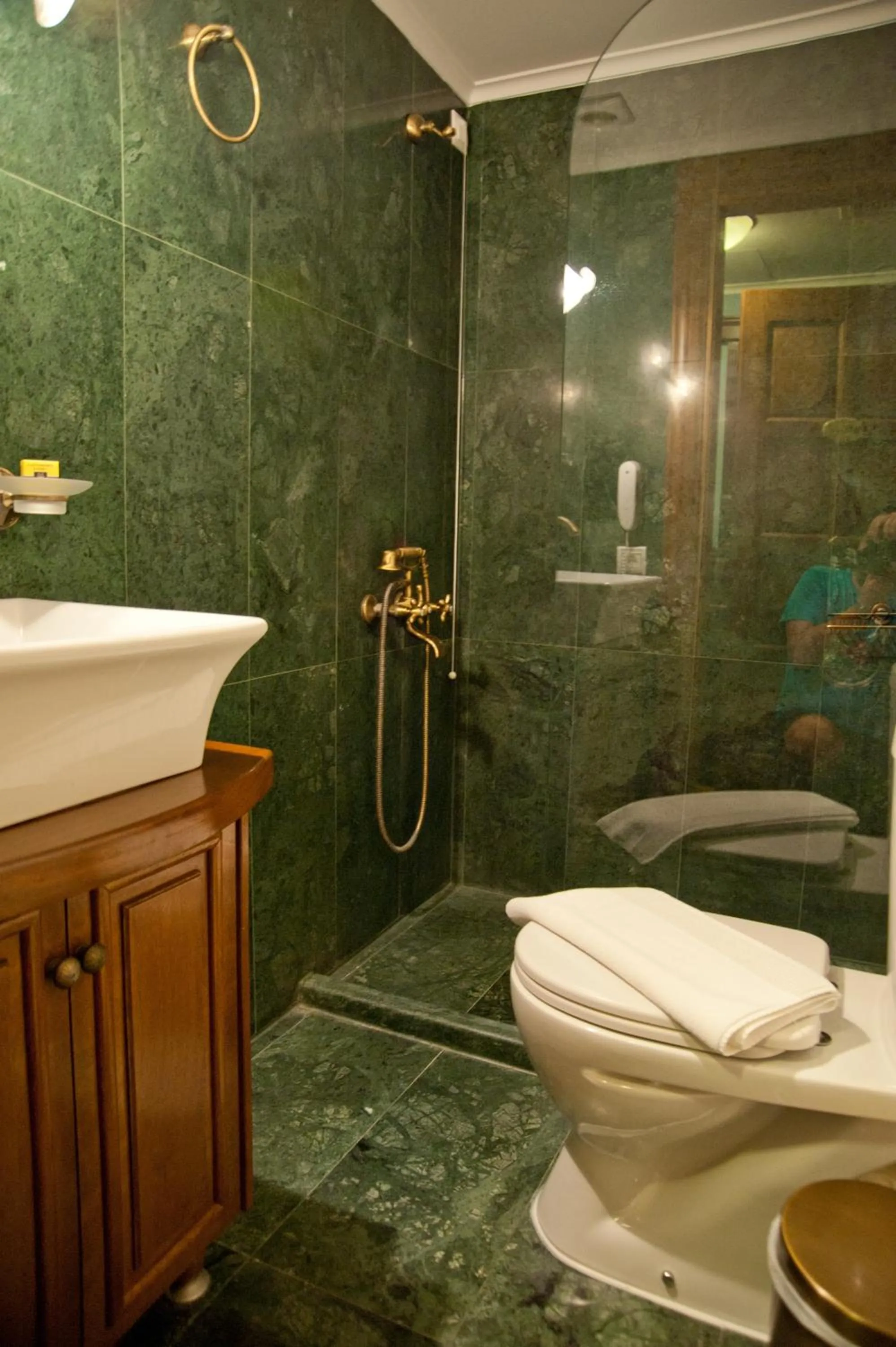 Toilet in Archontiko Hatzipanayioti