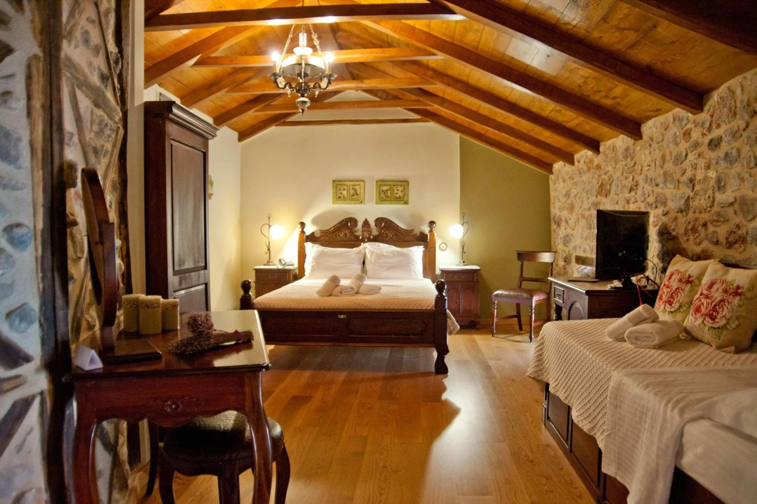 Bed in Archontiko Hatzipanayioti