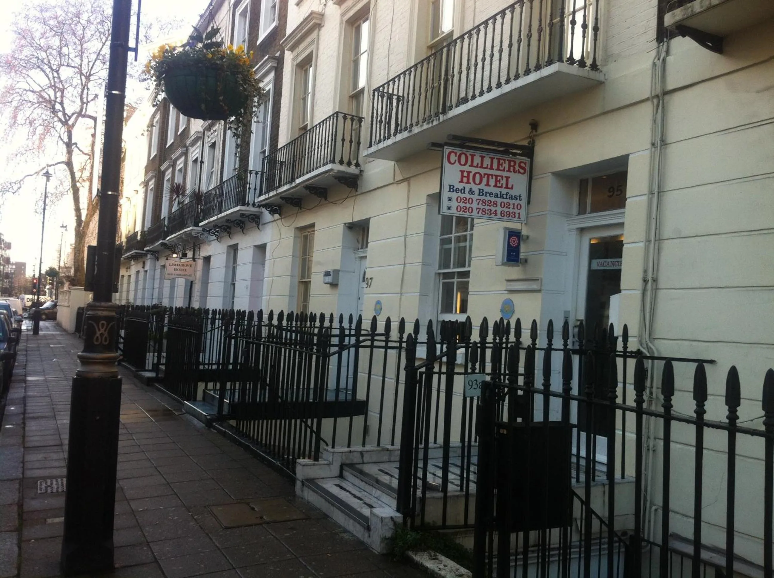Facade/entrance in Colliers Hotel