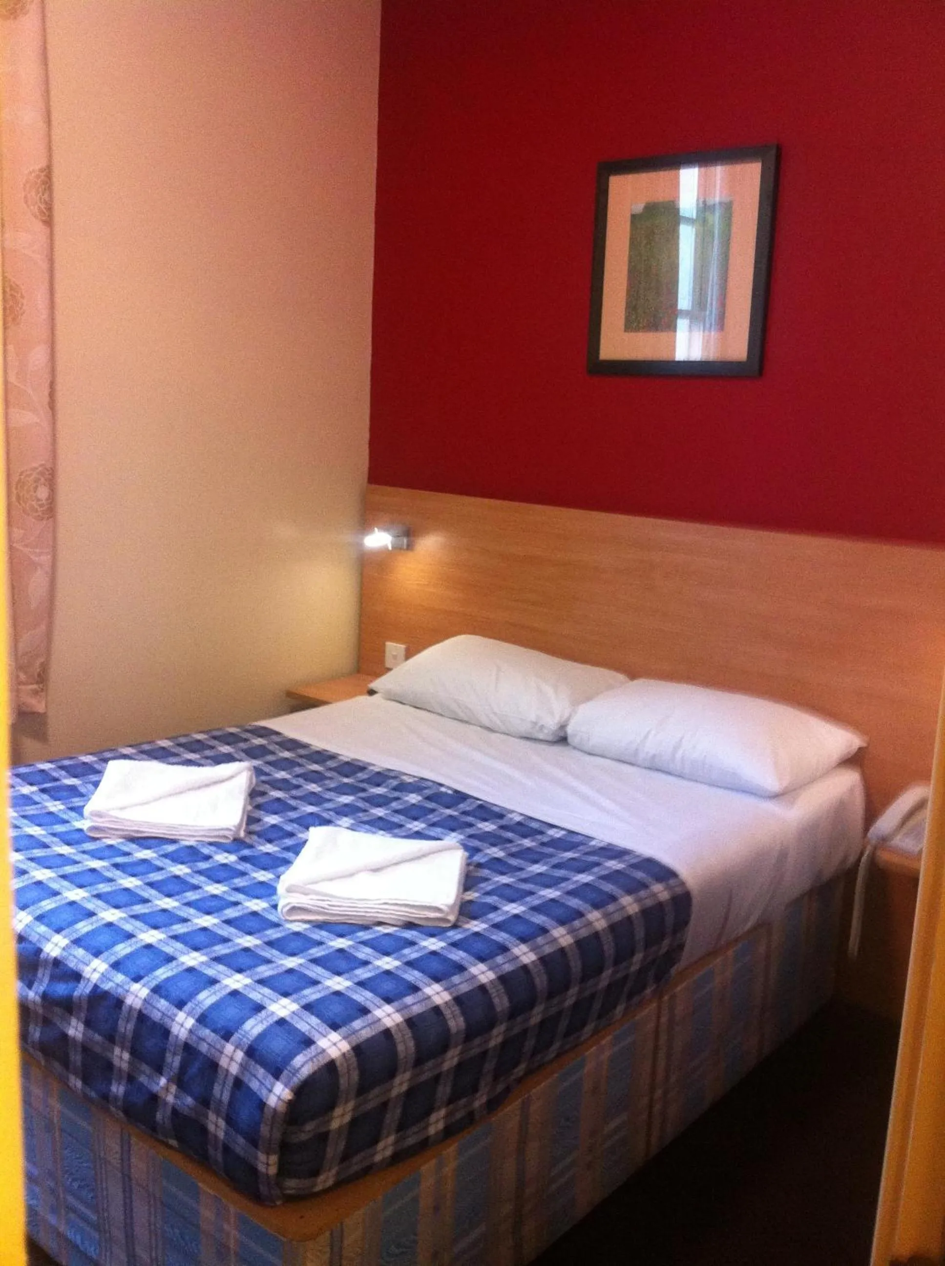 Bed in Colliers Hotel