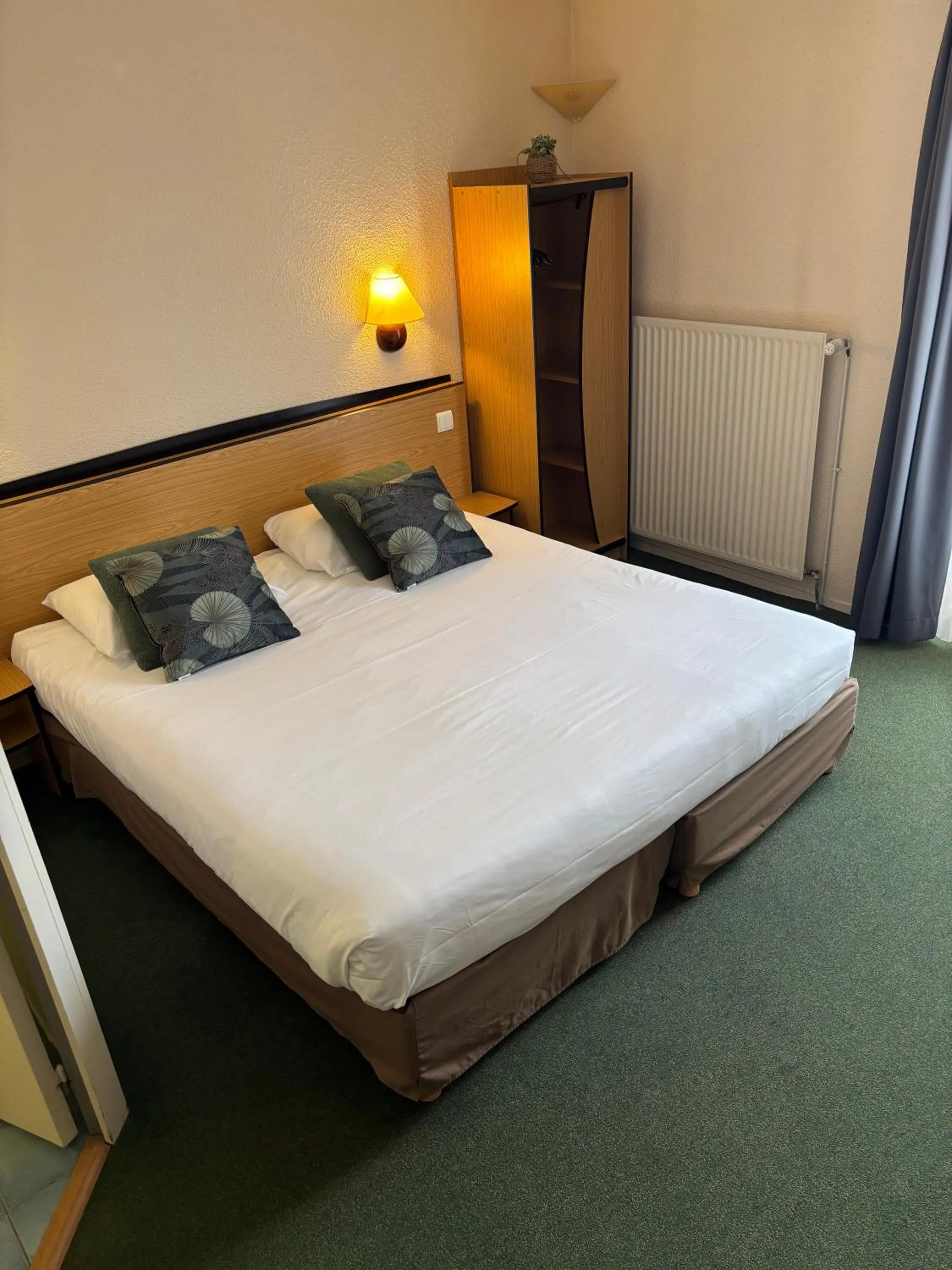 Bed in Campanile Dijon Centre - Gare