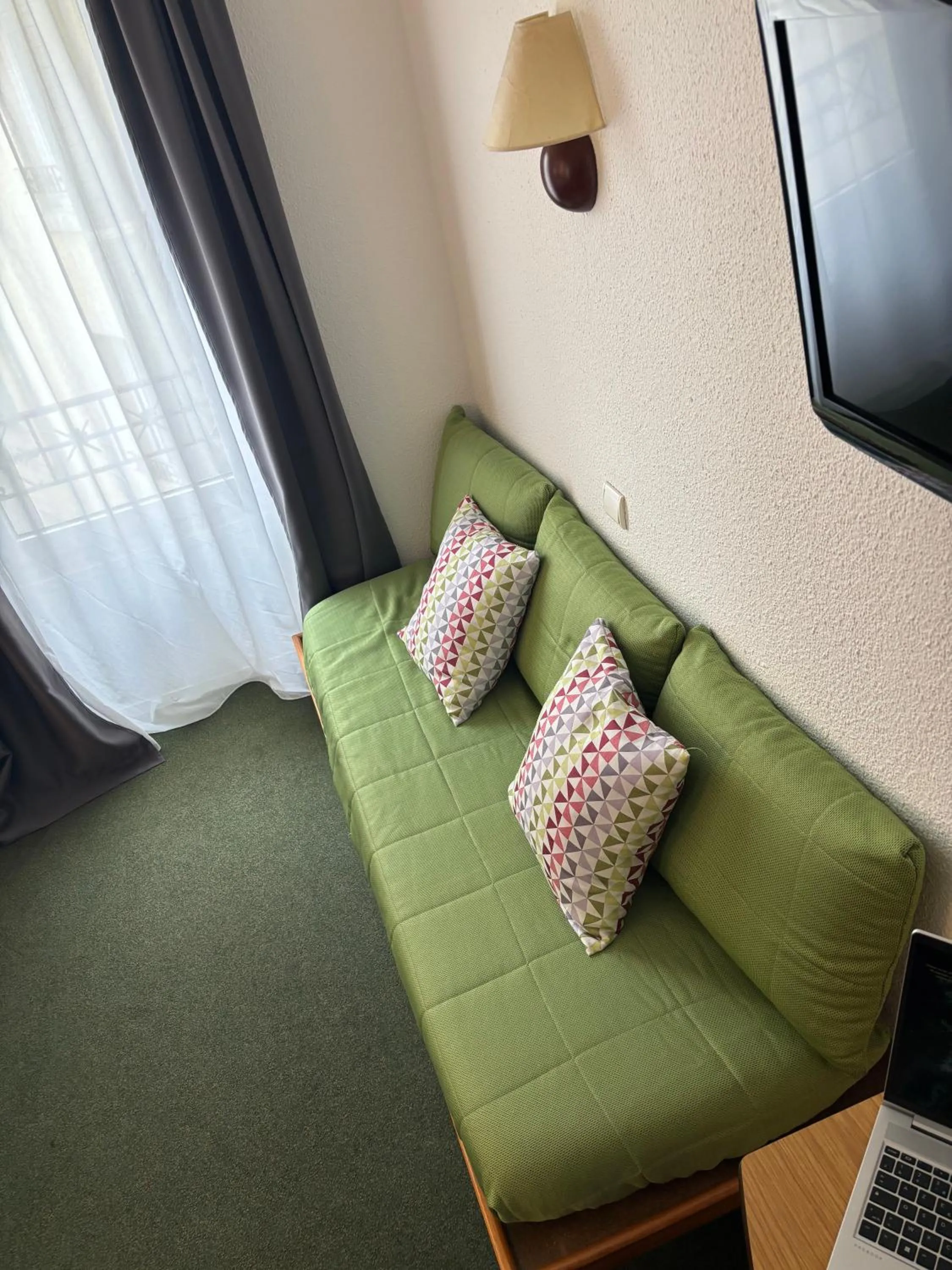 Seating area in Campanile Dijon Centre - Gare