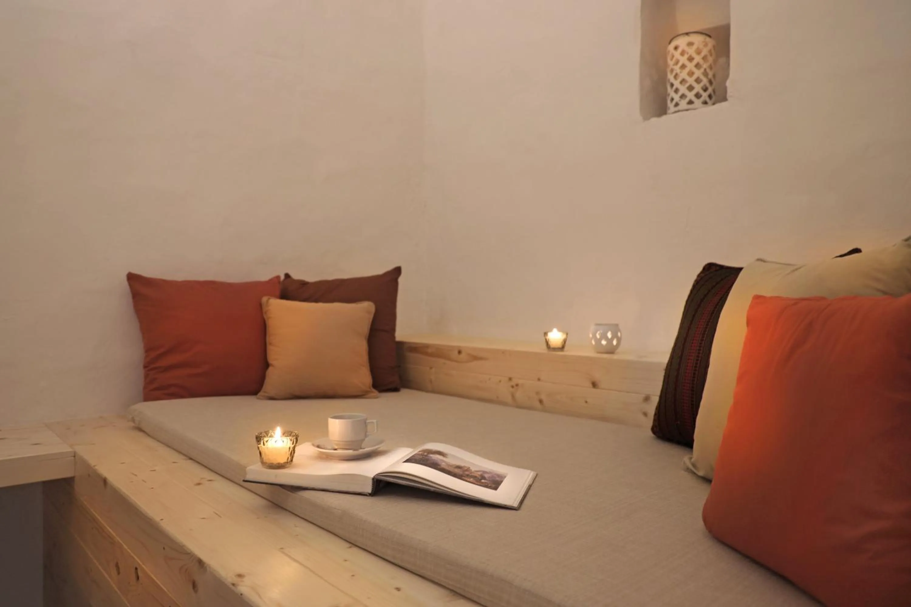 Decorative detail, Bed in Palazzo Circolone