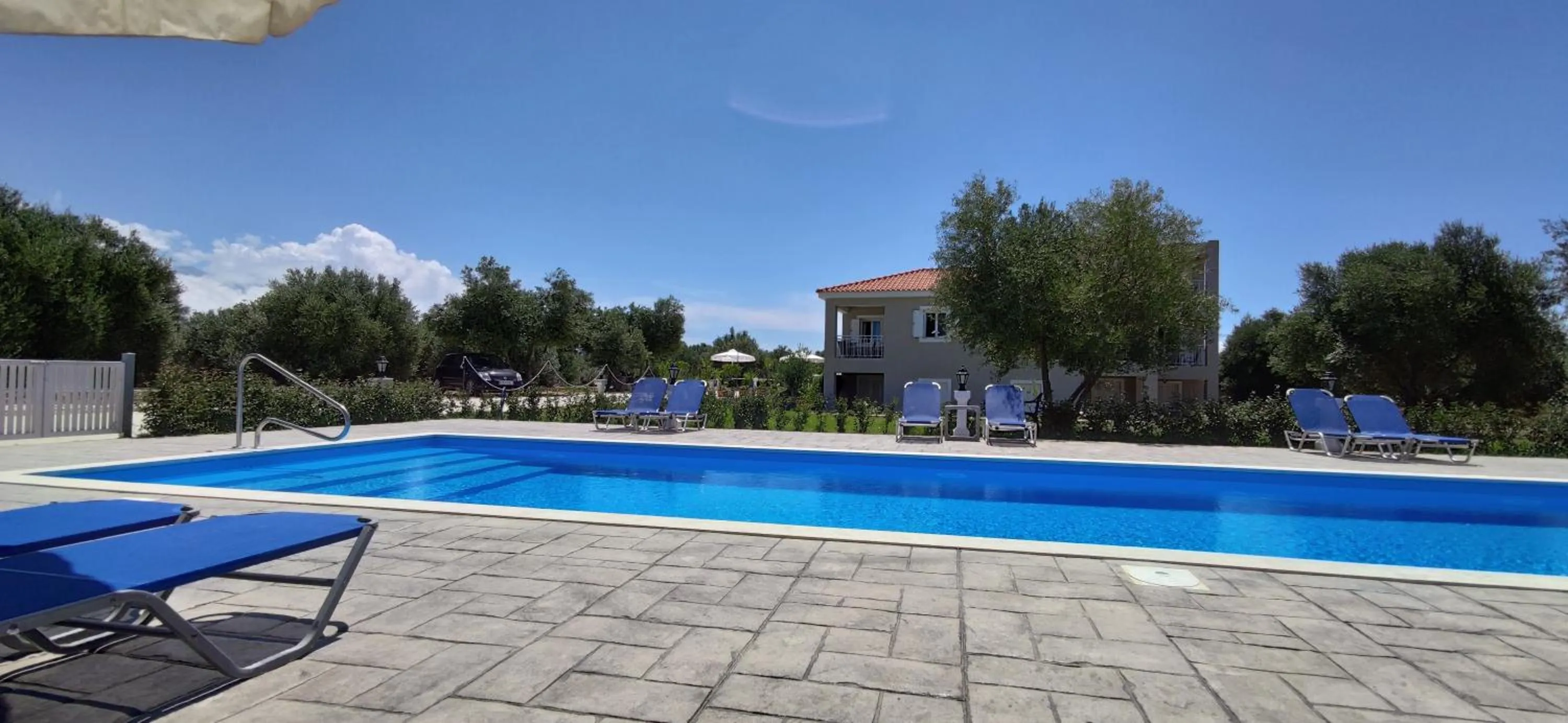 Swimming pool in Casa De Rosa Apartments & Studios