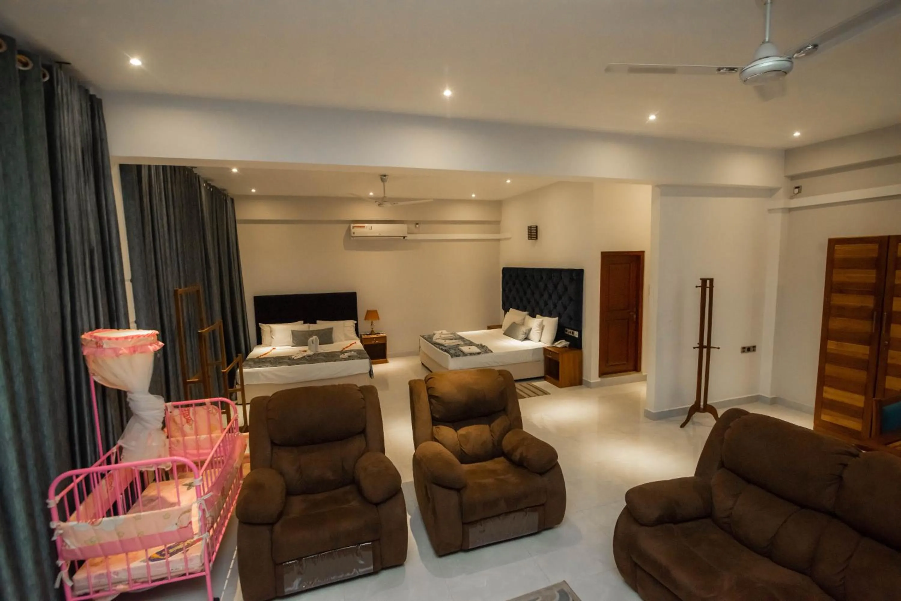 Bed in Royal Reach Udawalawe