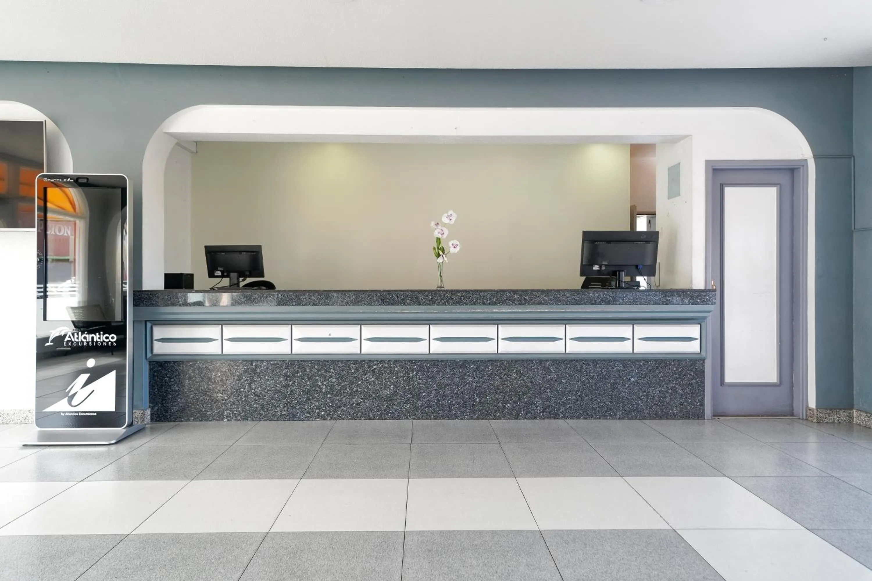 Lobby or reception in Laguna Park 2