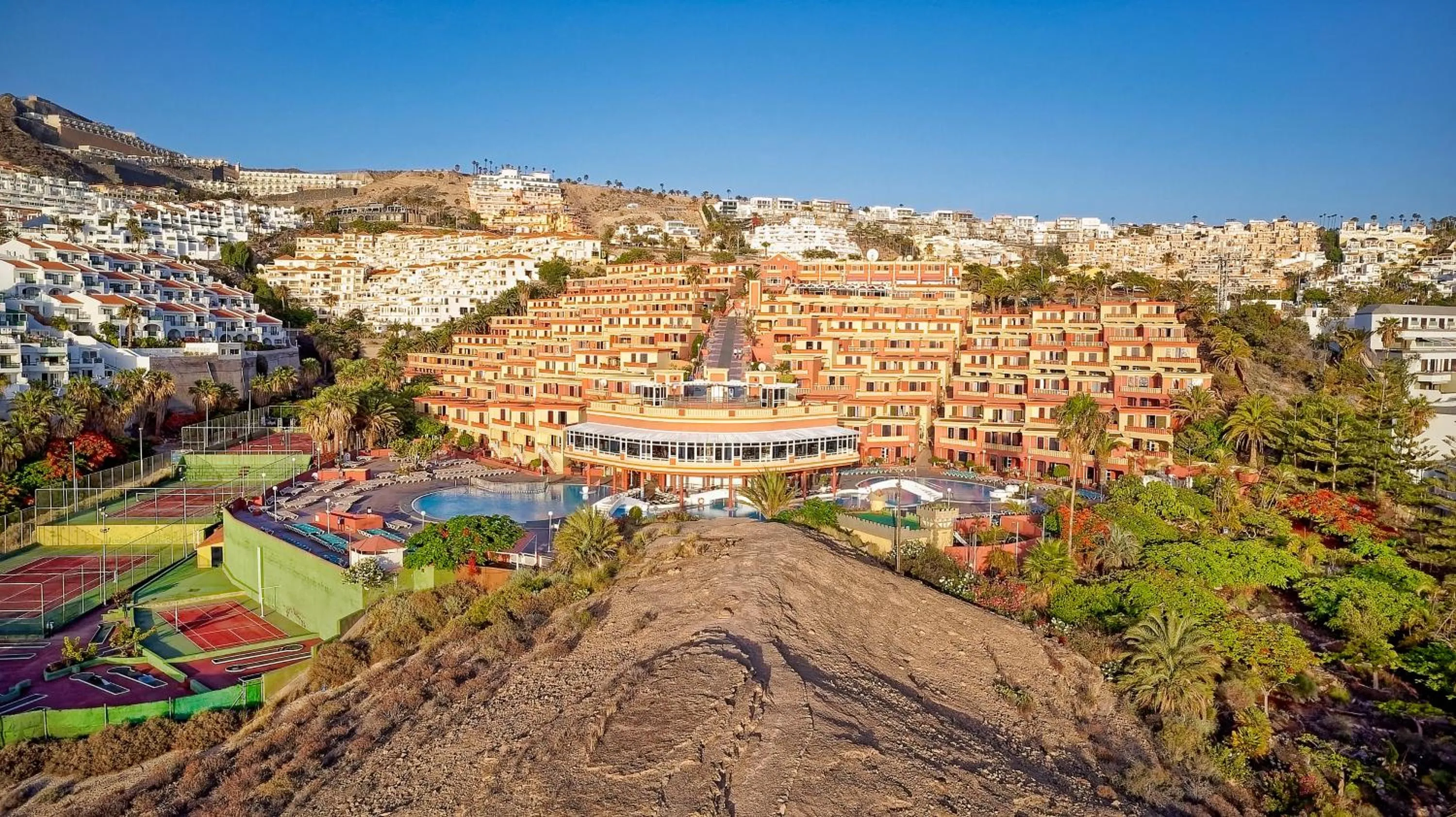 Property building in Laguna Park 2