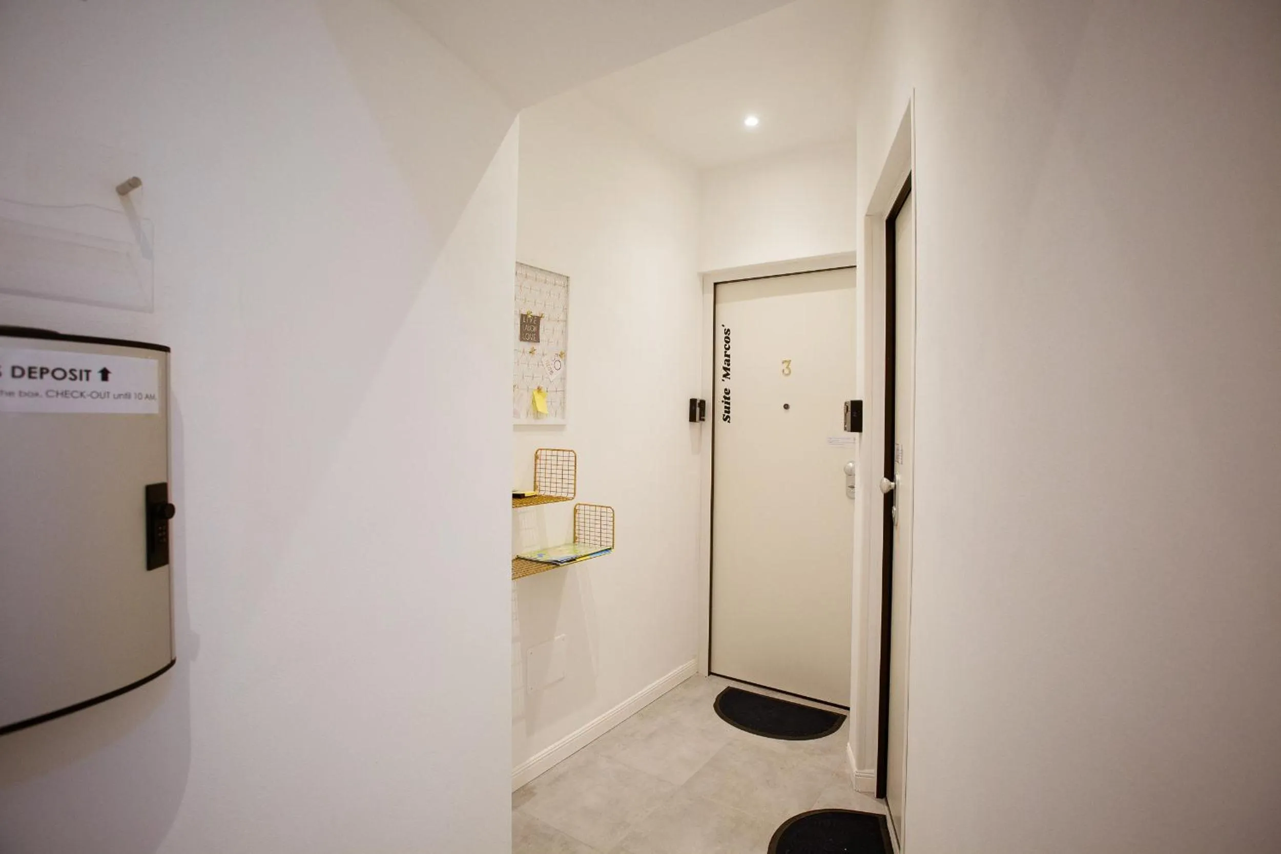 Facade/entrance in Elegant Apartments 5 terre la spezia