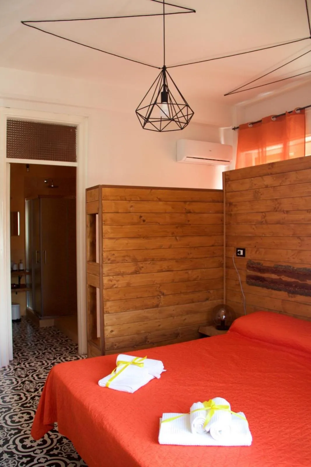 Bed in Trapani Destinations b&b