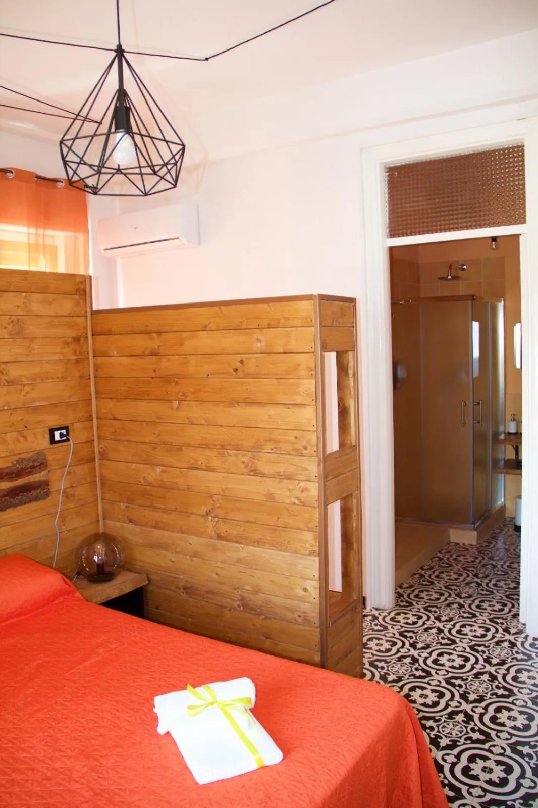 Bed in Trapani Destinations b&b