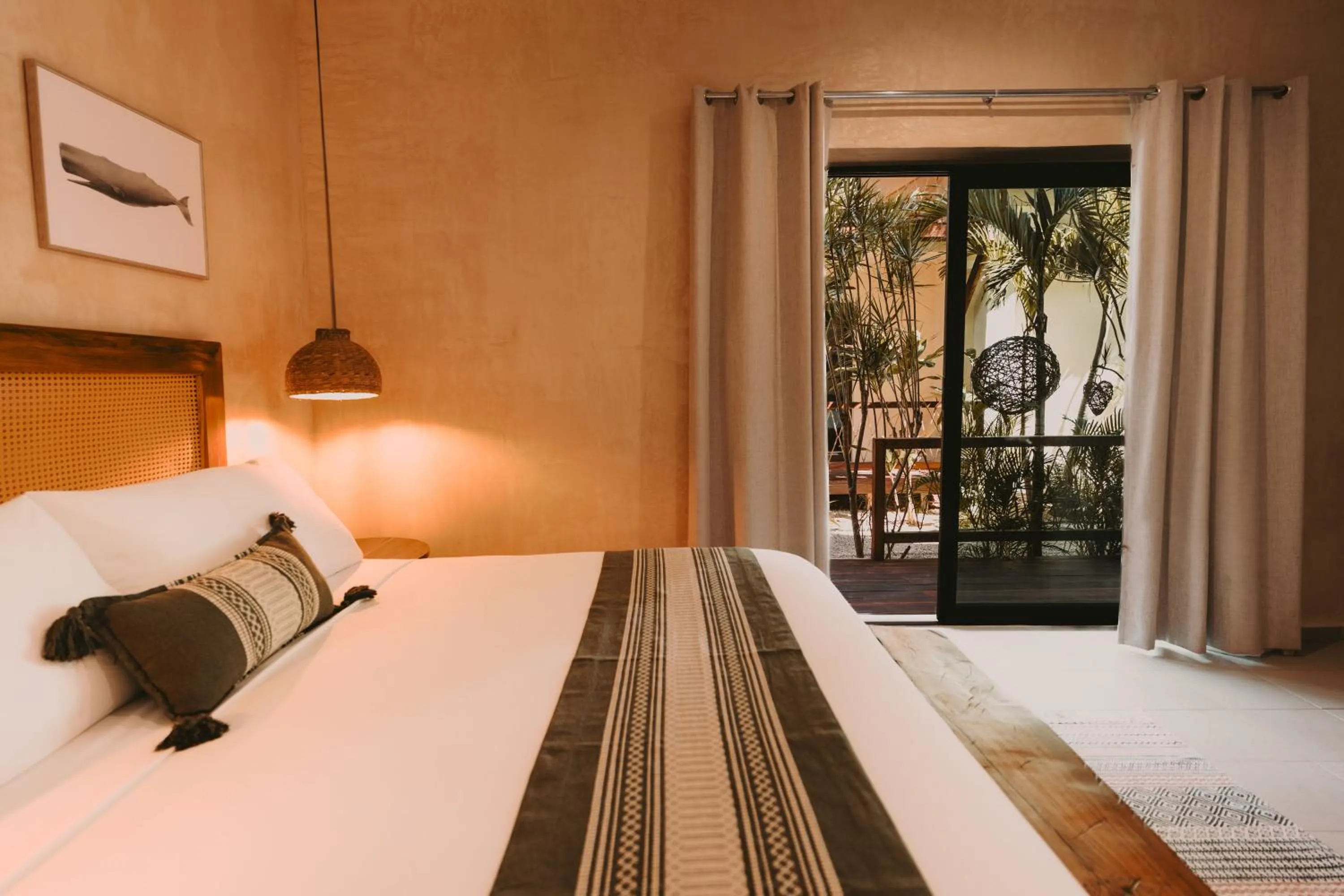 Bed in Zelune Luxury Lagoon Resort Bacalar - Adults Only