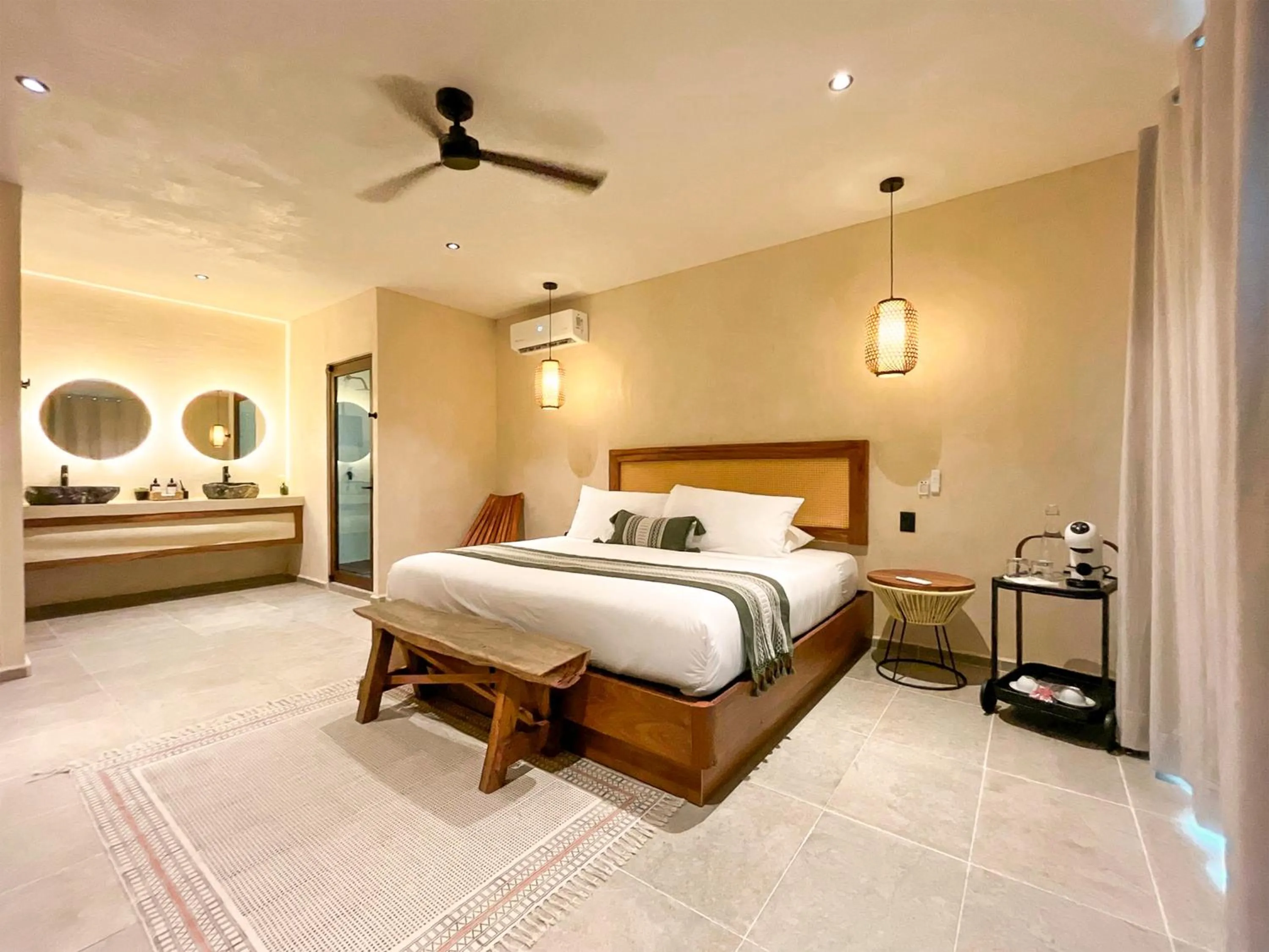 Bedroom, Bed in Zelune Luxury Lagoon Resort Bacalar - Adults Only