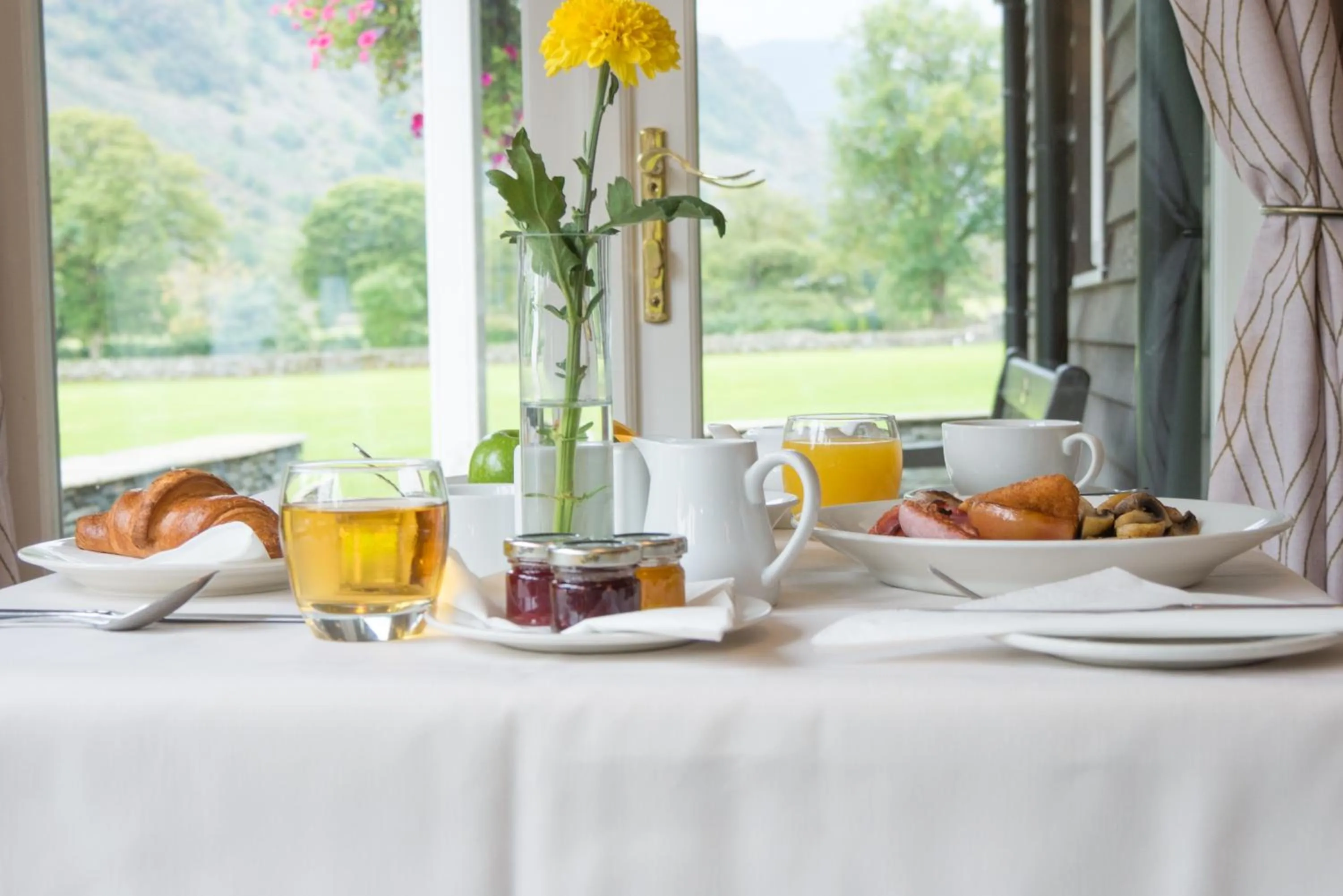 Continental breakfast in Glaramara Hotel