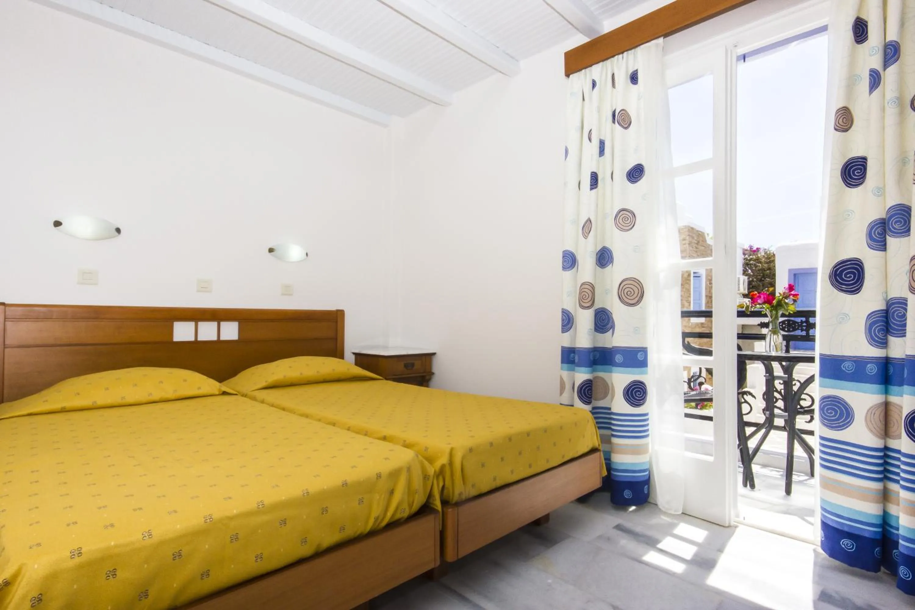 Photo of the whole room, Bed in Naxos Holidays