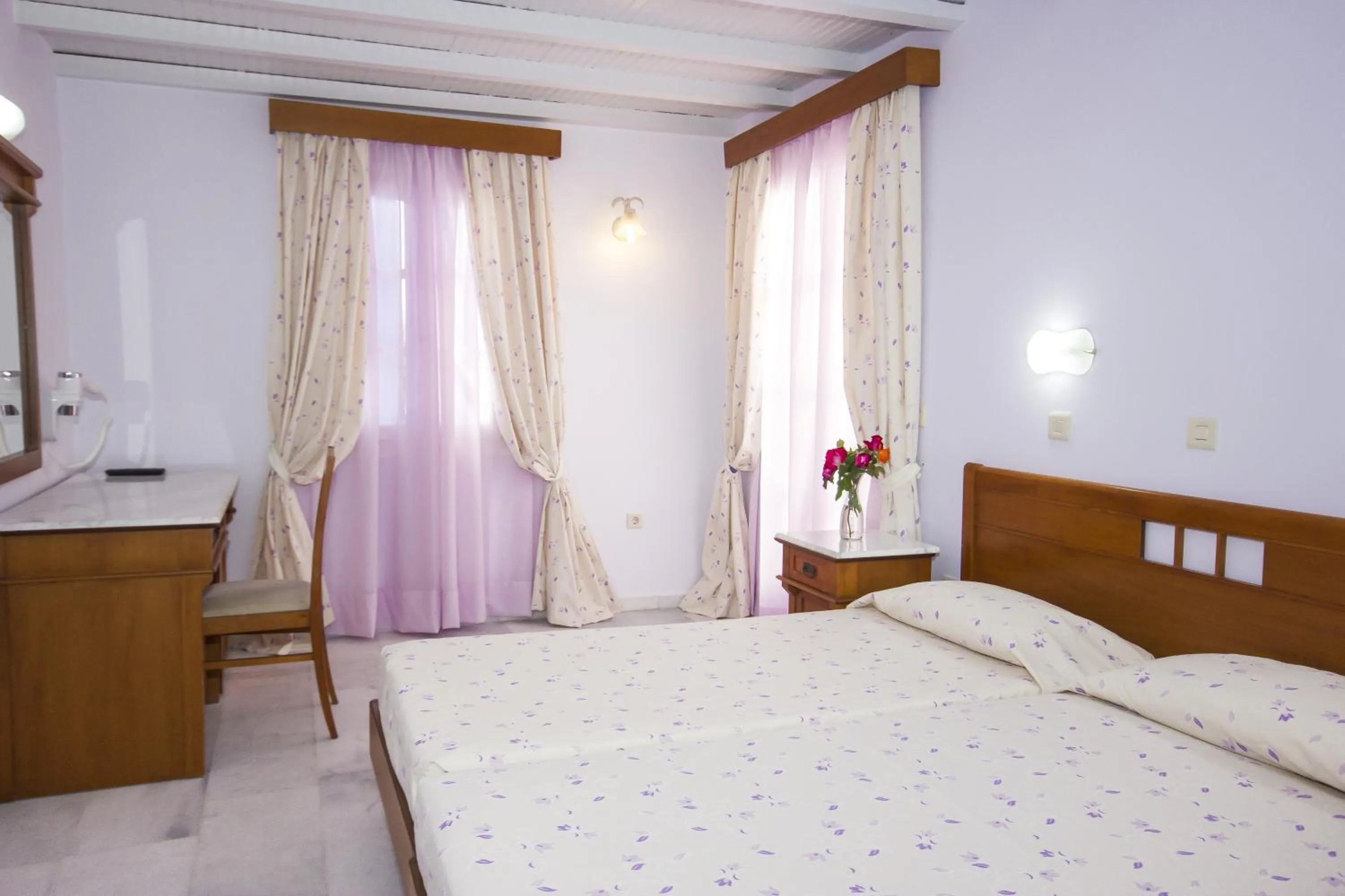 Photo of the whole room, Bed in Naxos Holidays