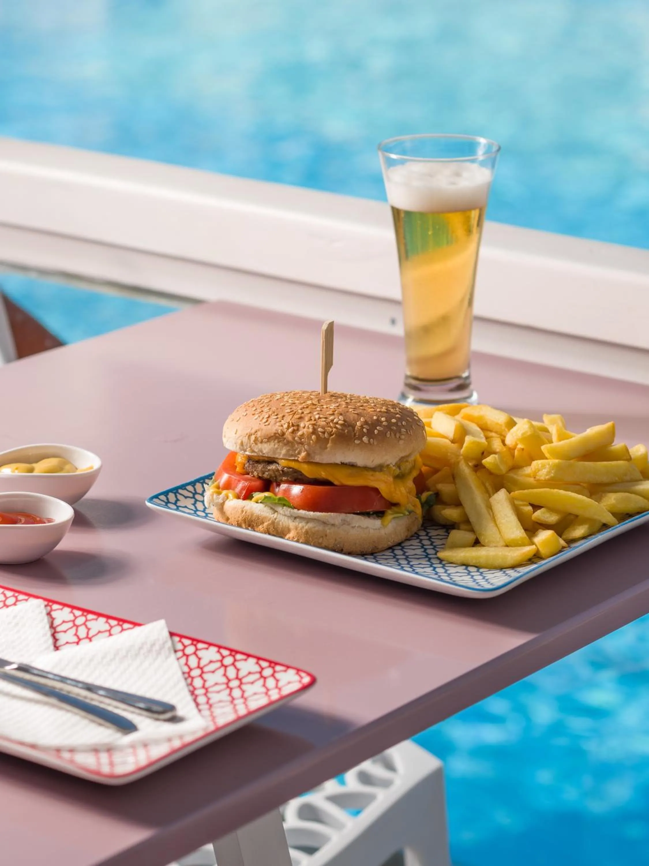 Food and drinks in Ariadne Hotel