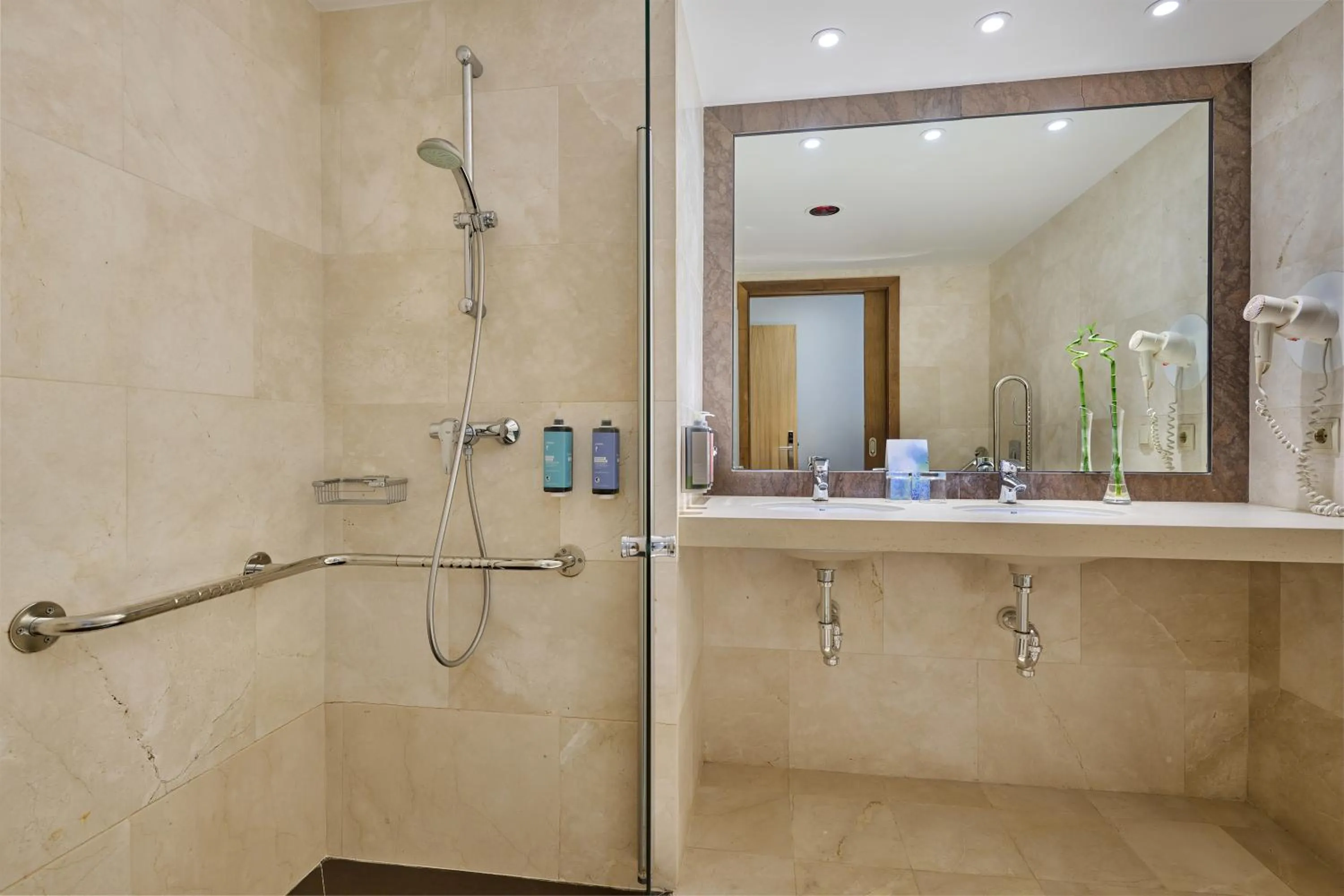 Bathroom in Hipotels Sherry Park