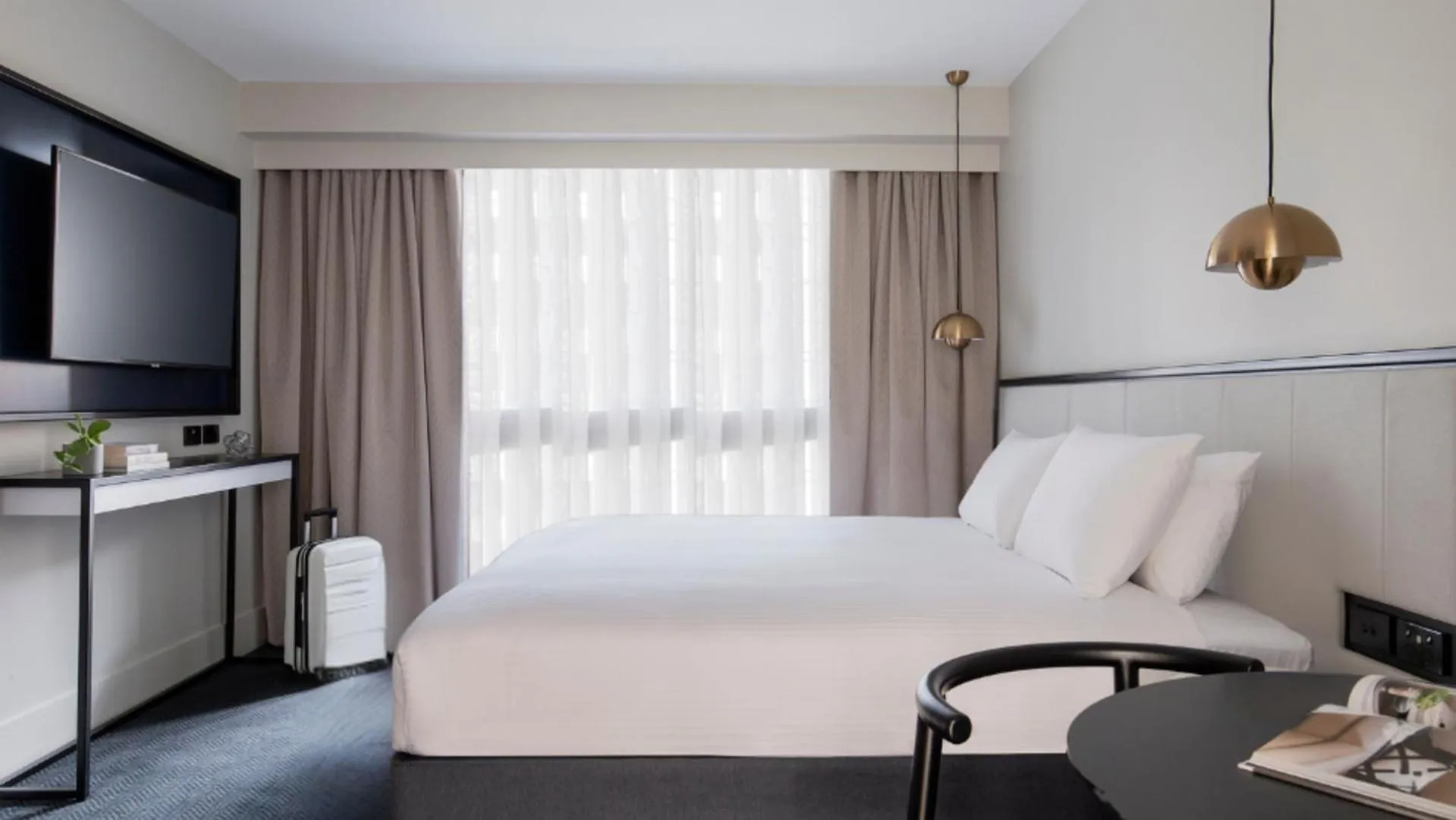 Bedroom, Bed in Brady Hotels Jones Lane