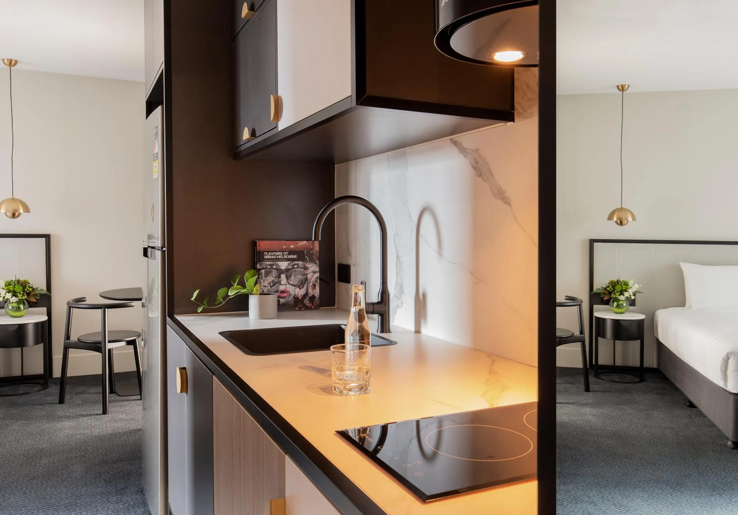 kitchen, Bed in Brady Hotels Jones Lane