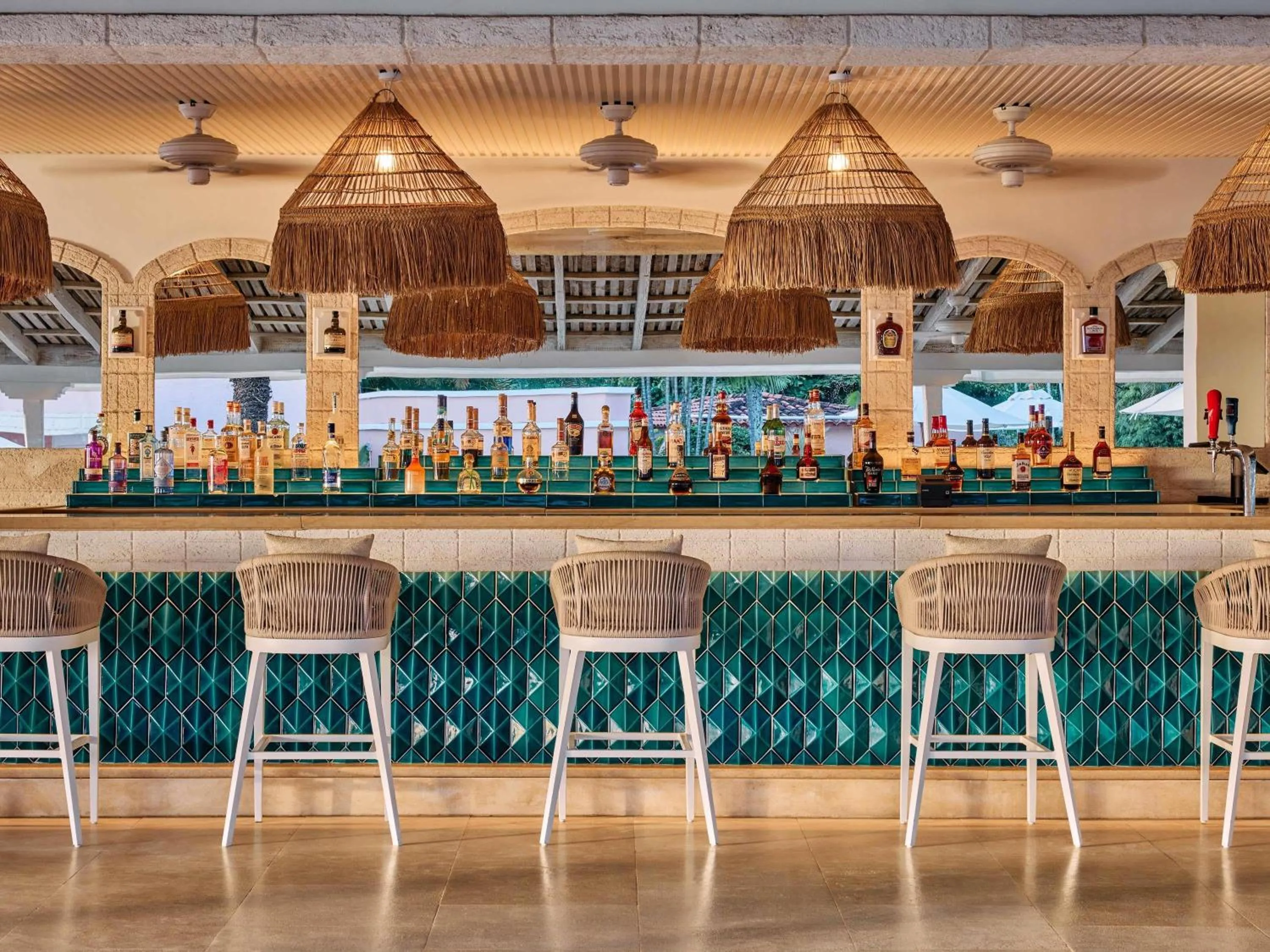 Lounge or bar in Fairmont Royal Pavilion Barbados Resort