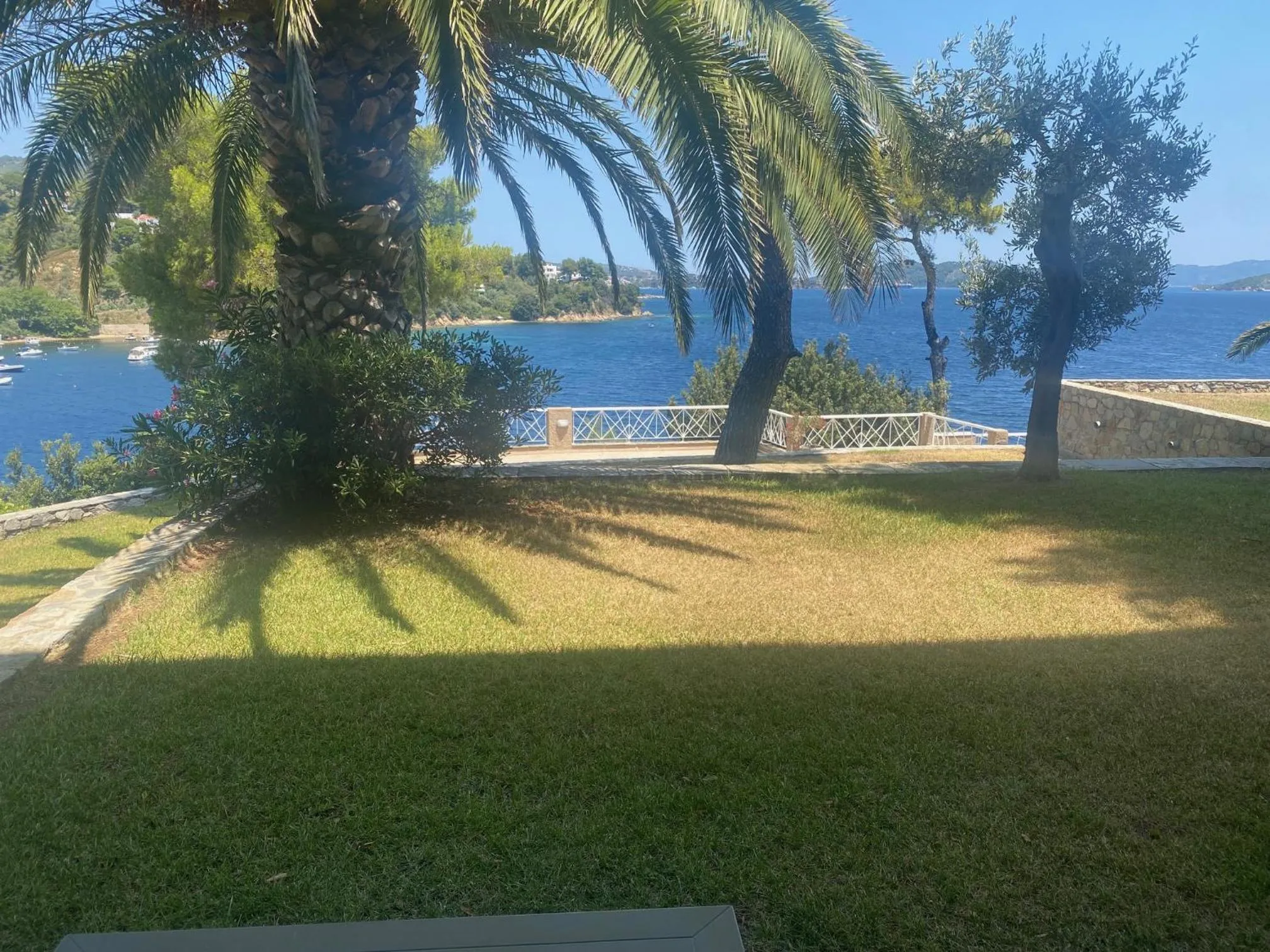 Cape Kanapitsa Hotel & Suites