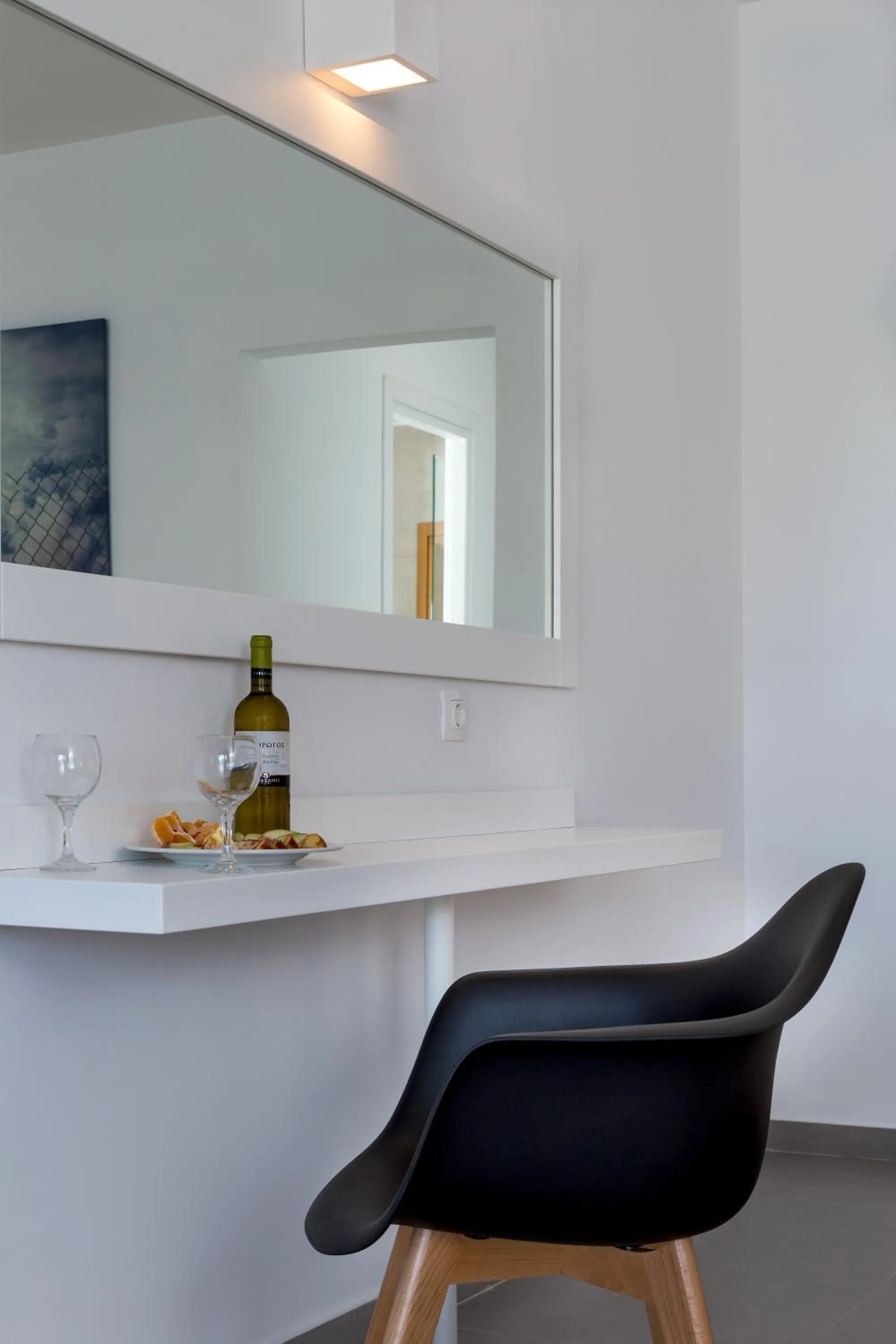 Cape Kanapitsa Hotel & Suites