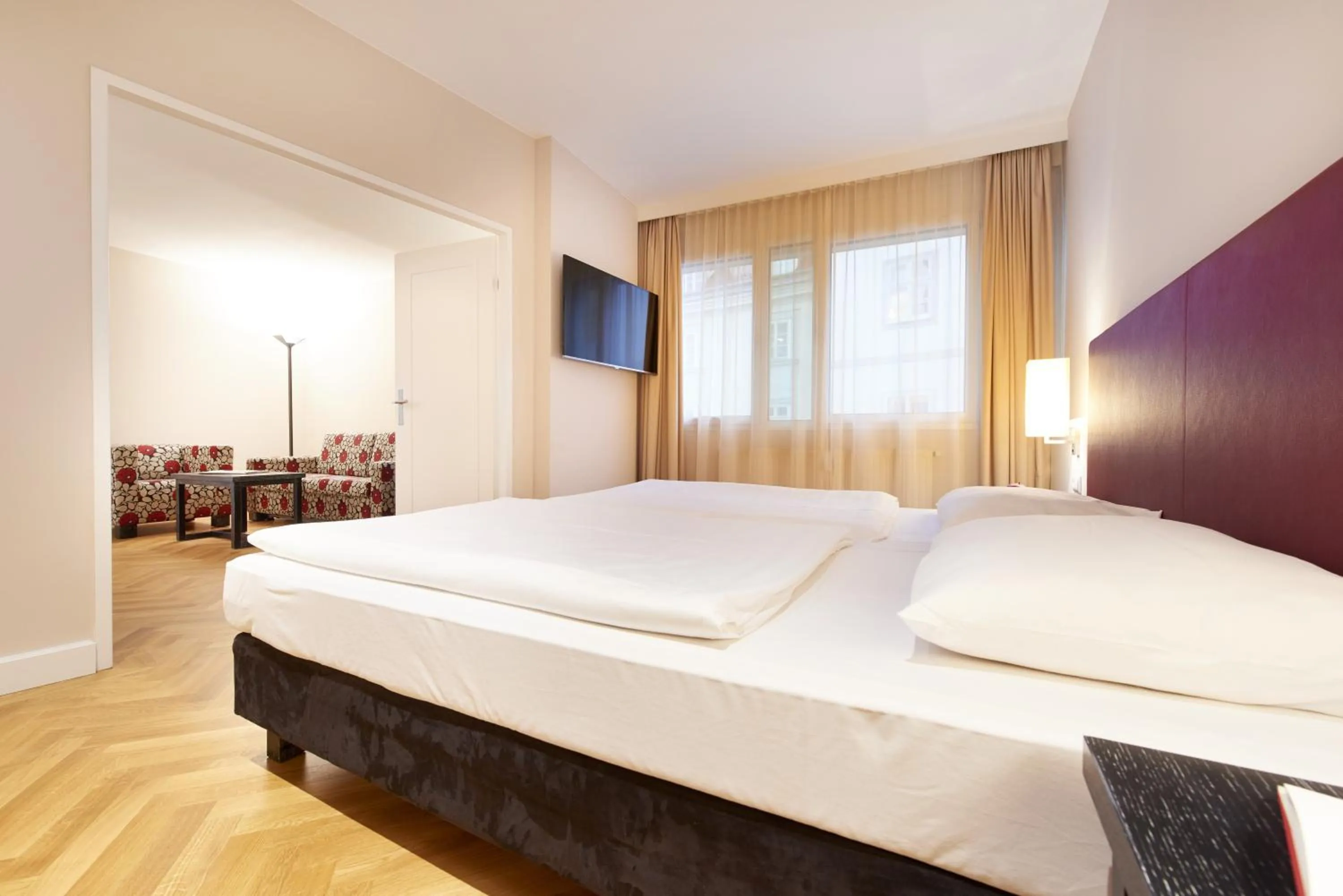 Bedroom, Bed in Singerstrasse 21-25 Aparthotel 350m next to St Stephen's Square