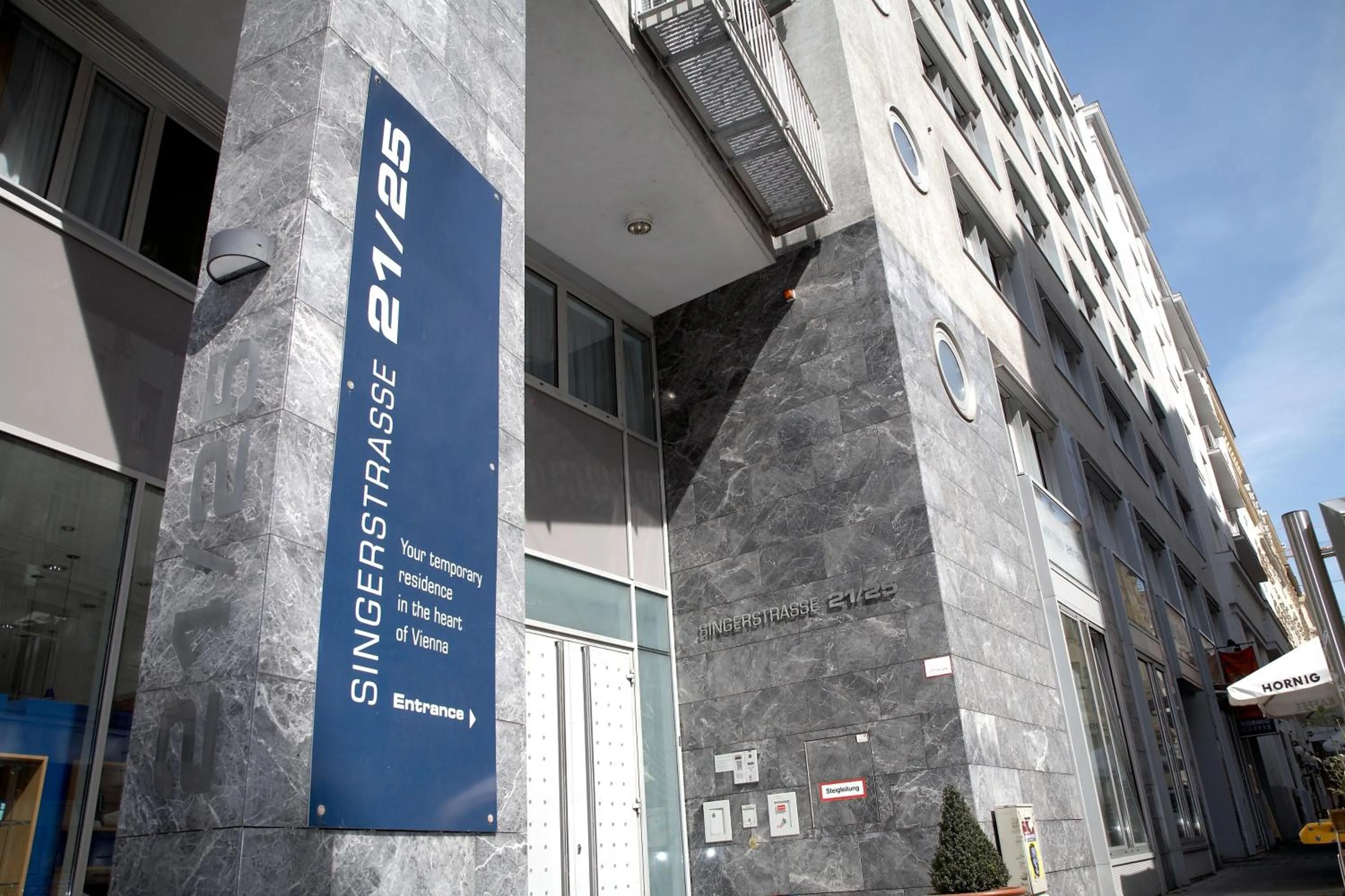 Facade/entrance in Singerstrasse 21-25 Aparthotel 350m next to St Stephen's Square