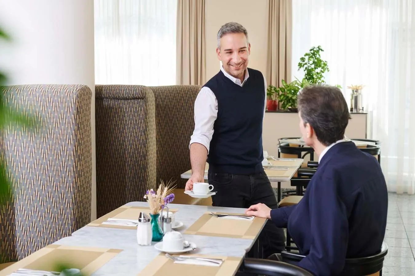 Breakfast in Singerstrasse 21-25 Aparthotel 350m next to St Stephen's Square