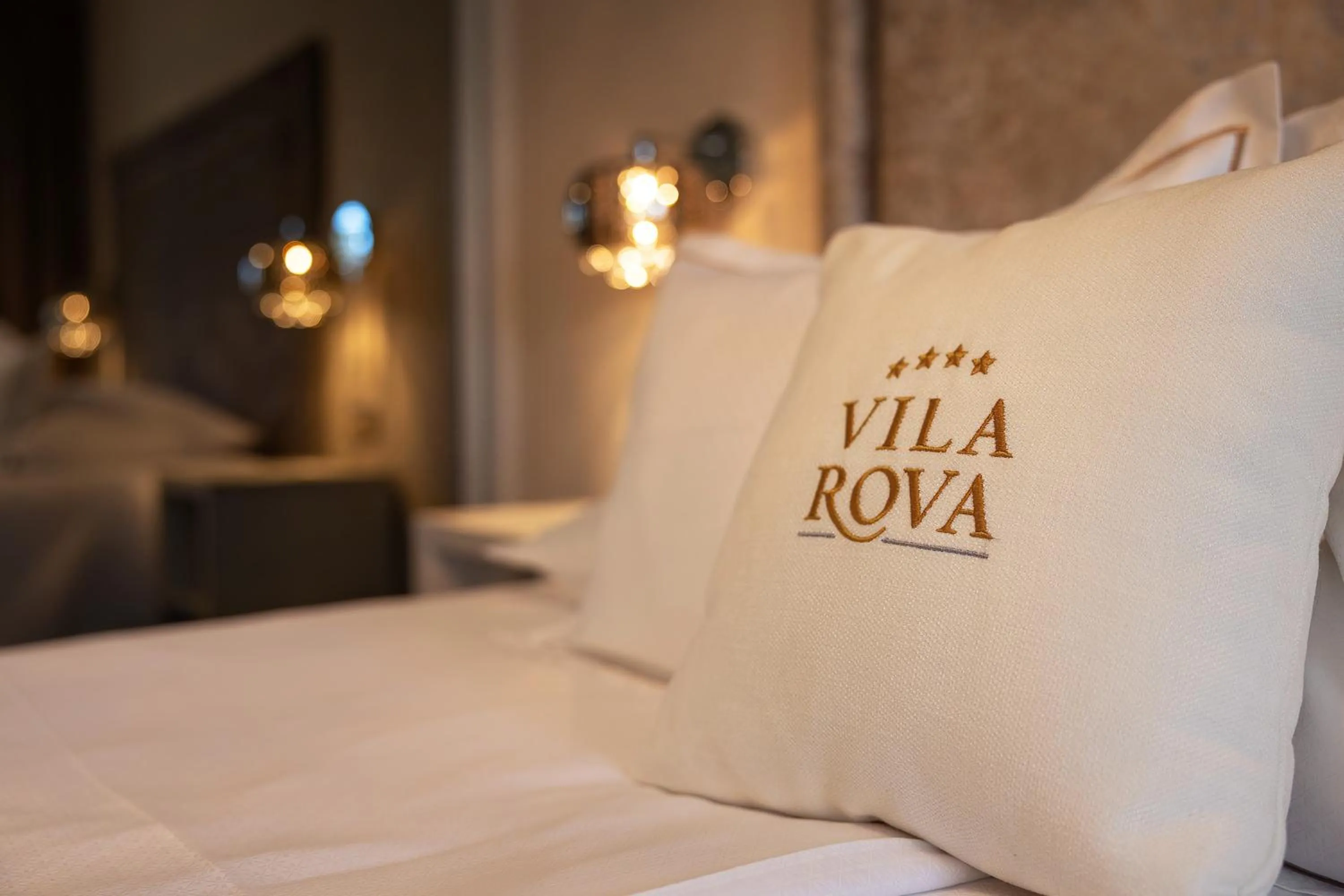 Property logo or sign, Bed in Hotel Vila Rova