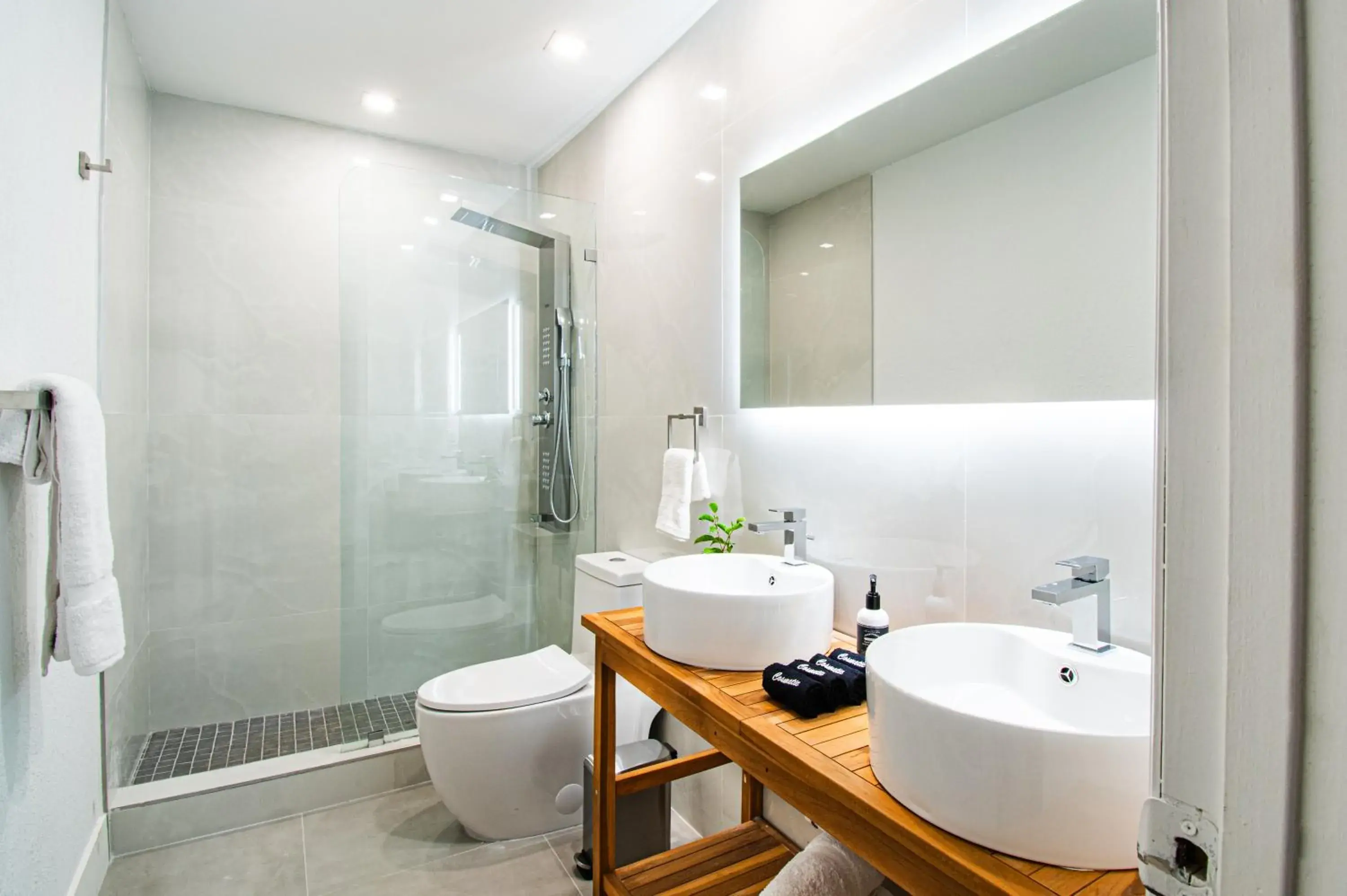 Studio - single occupancy - Disability Access in The Lauderdale Boutique Hotel Studio - single occupancy - Disability Access in The Lauderdale Boutique Hotel