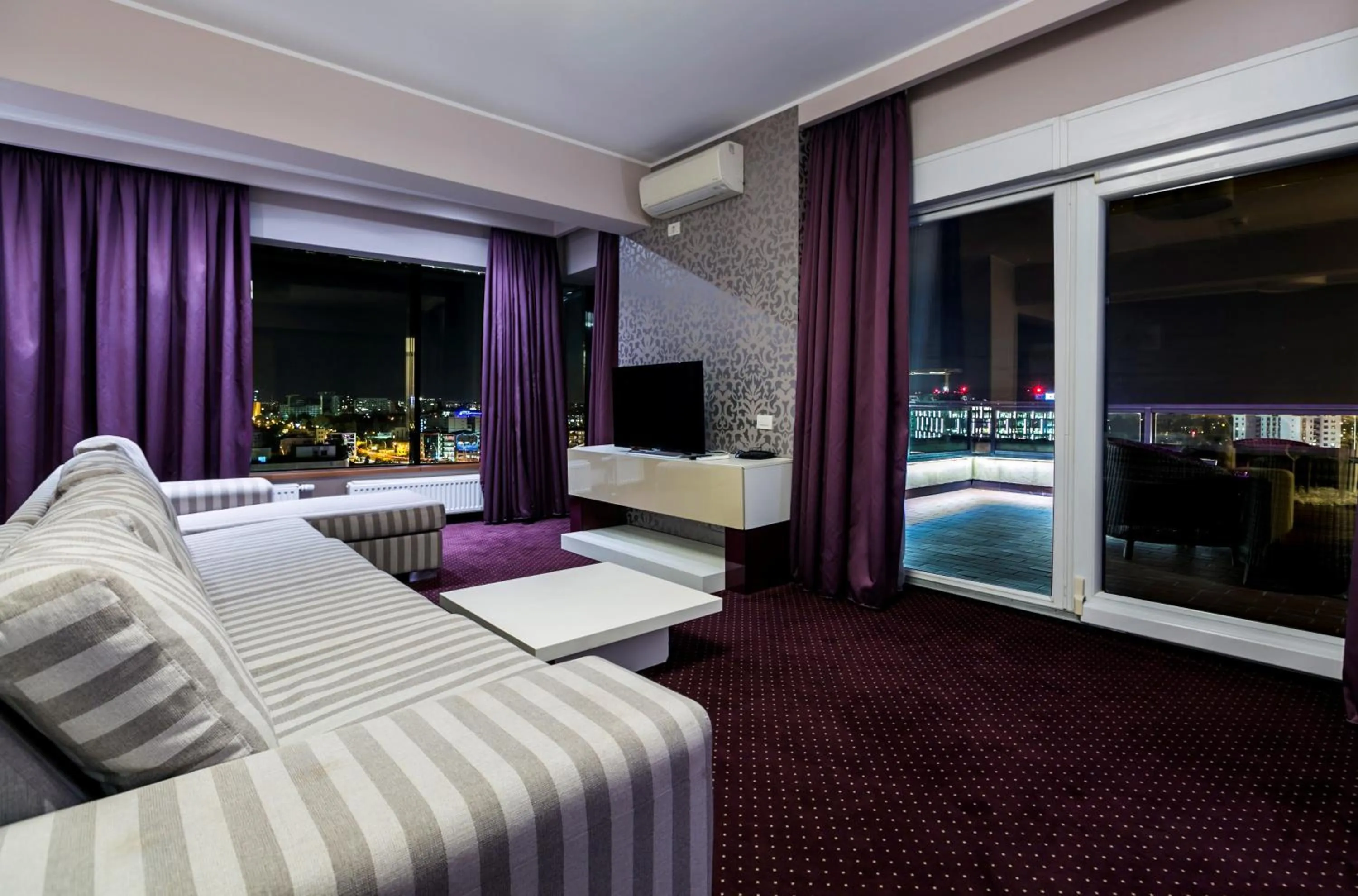 Balcony/Terrace, Bed in Orhideea Residence & Spa