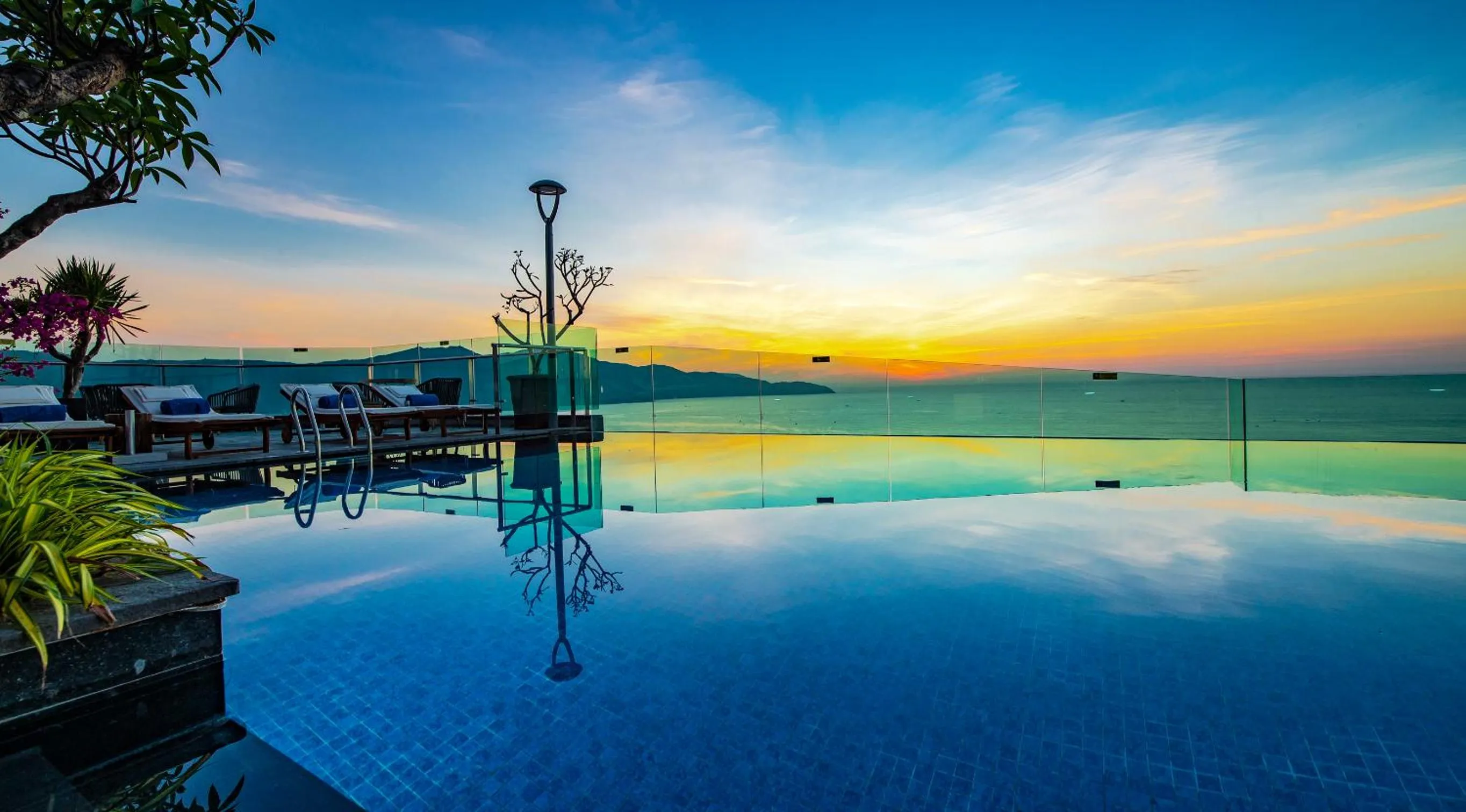 Swimming pool in Sala Danang Beach Hotel