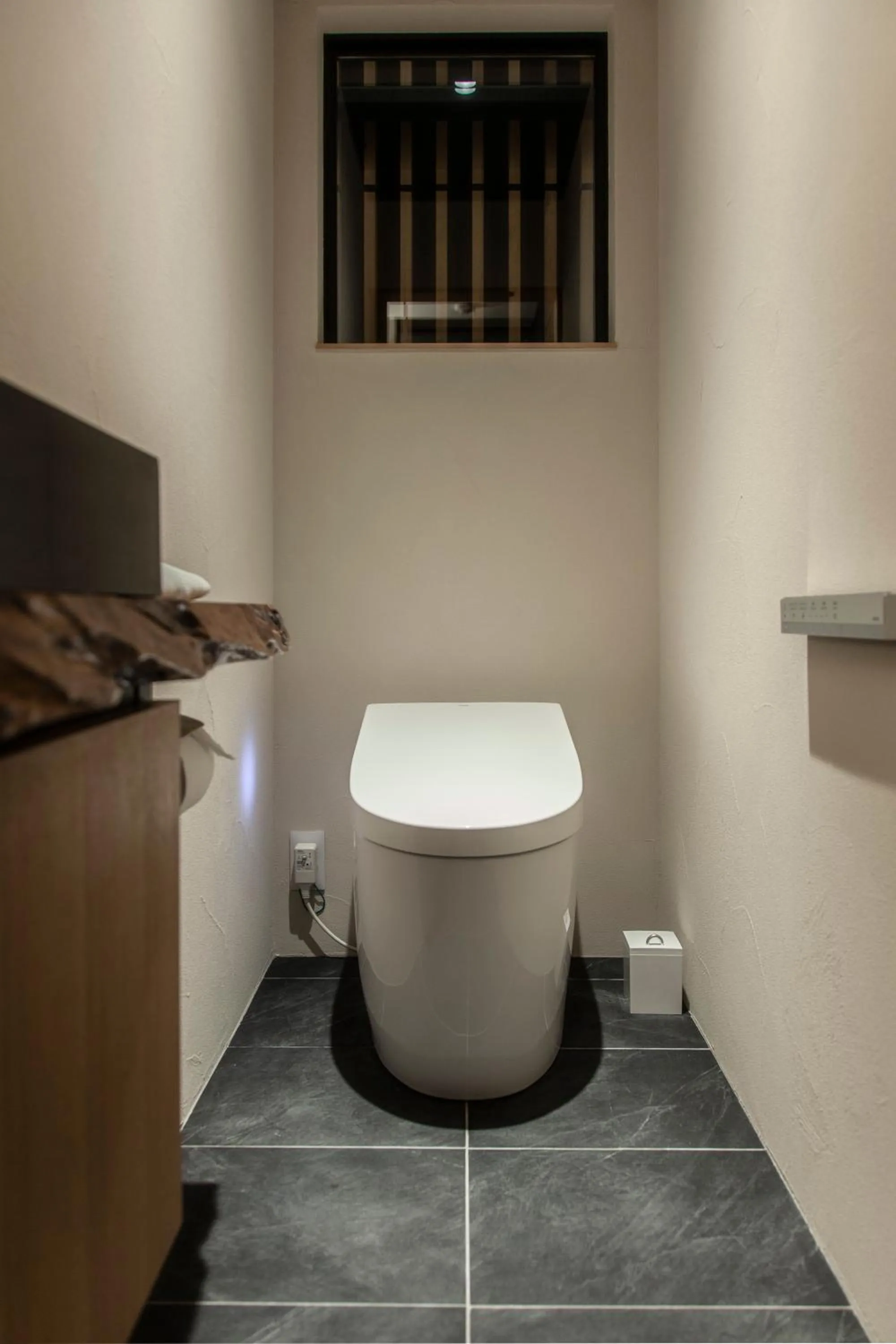 Toilet in modern ryokan kishi-ke