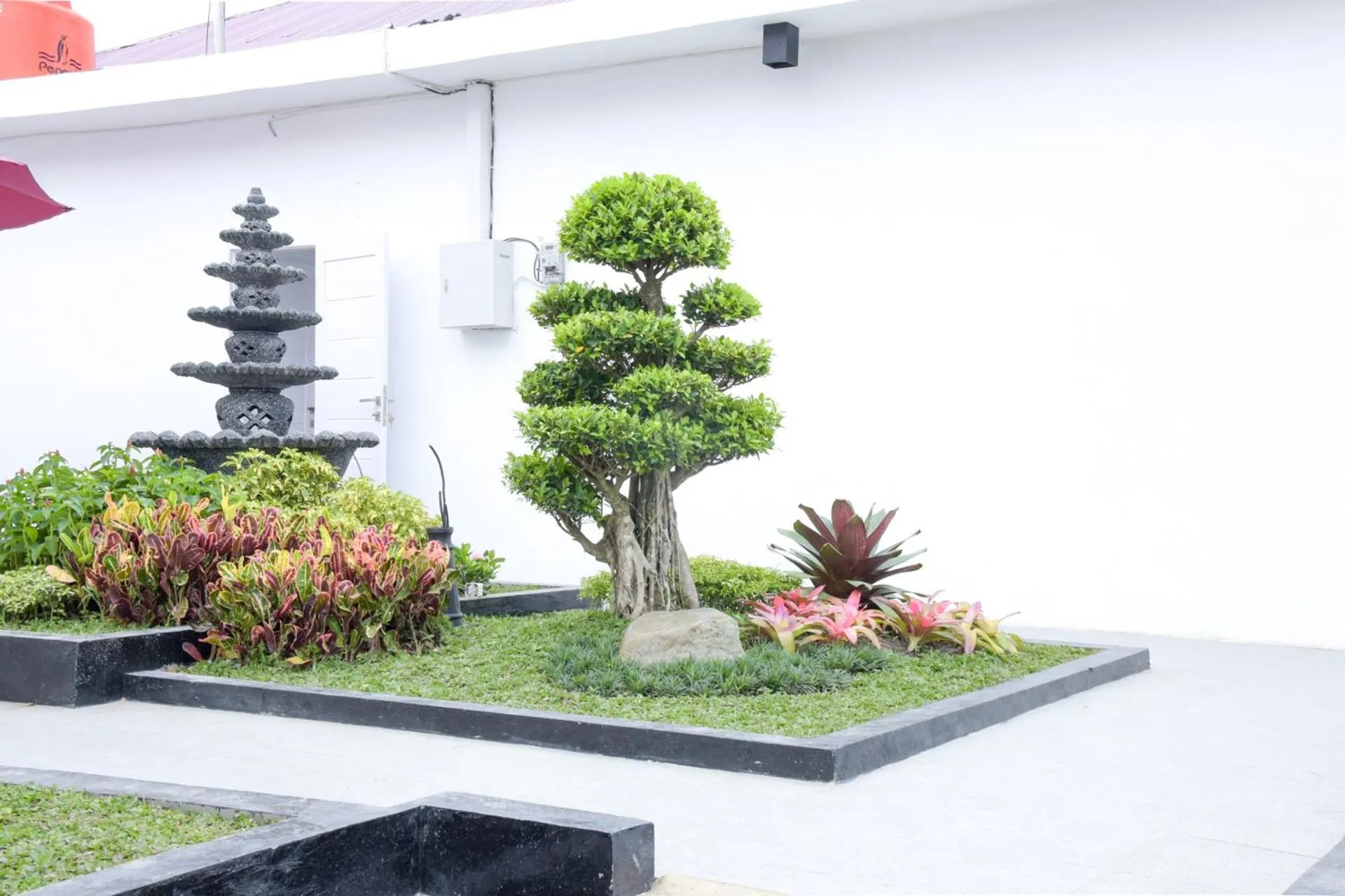 Garden in RedDoorz Plus near UNIMED Medan