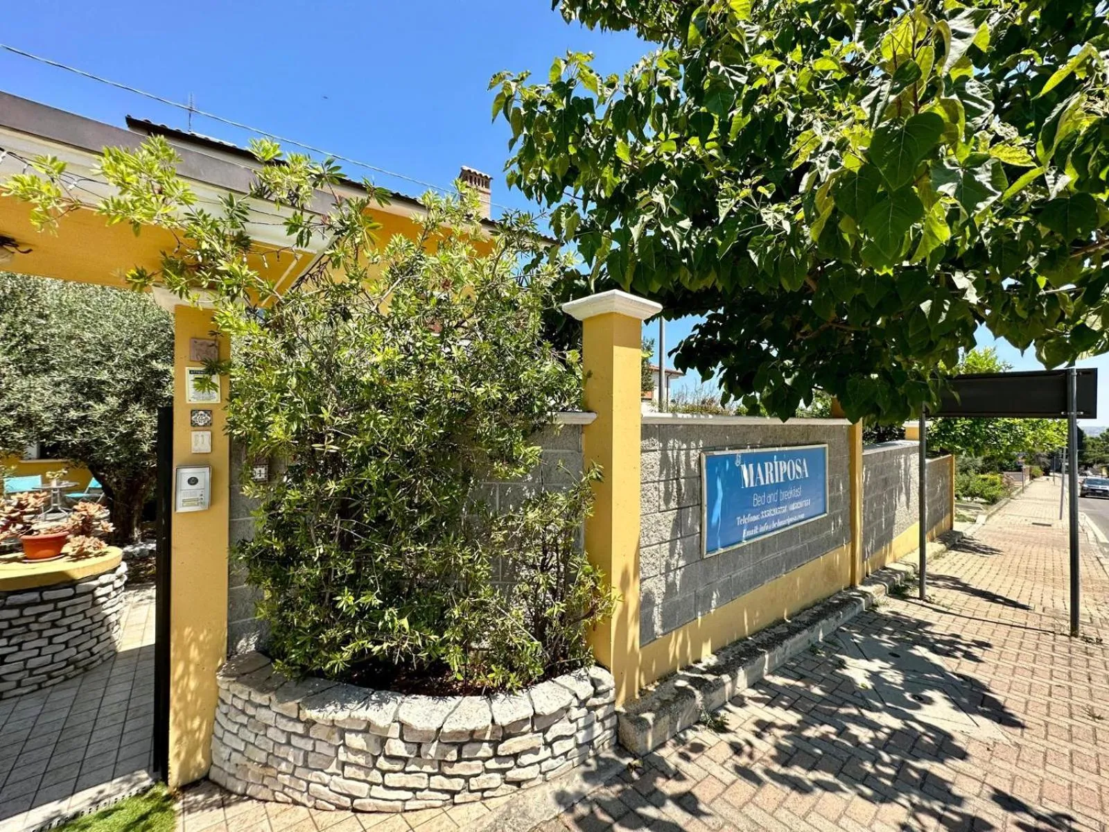 Street view in B&B Mariposa