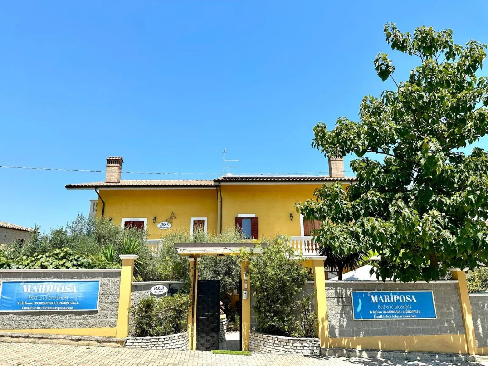 Property building in B&B Mariposa